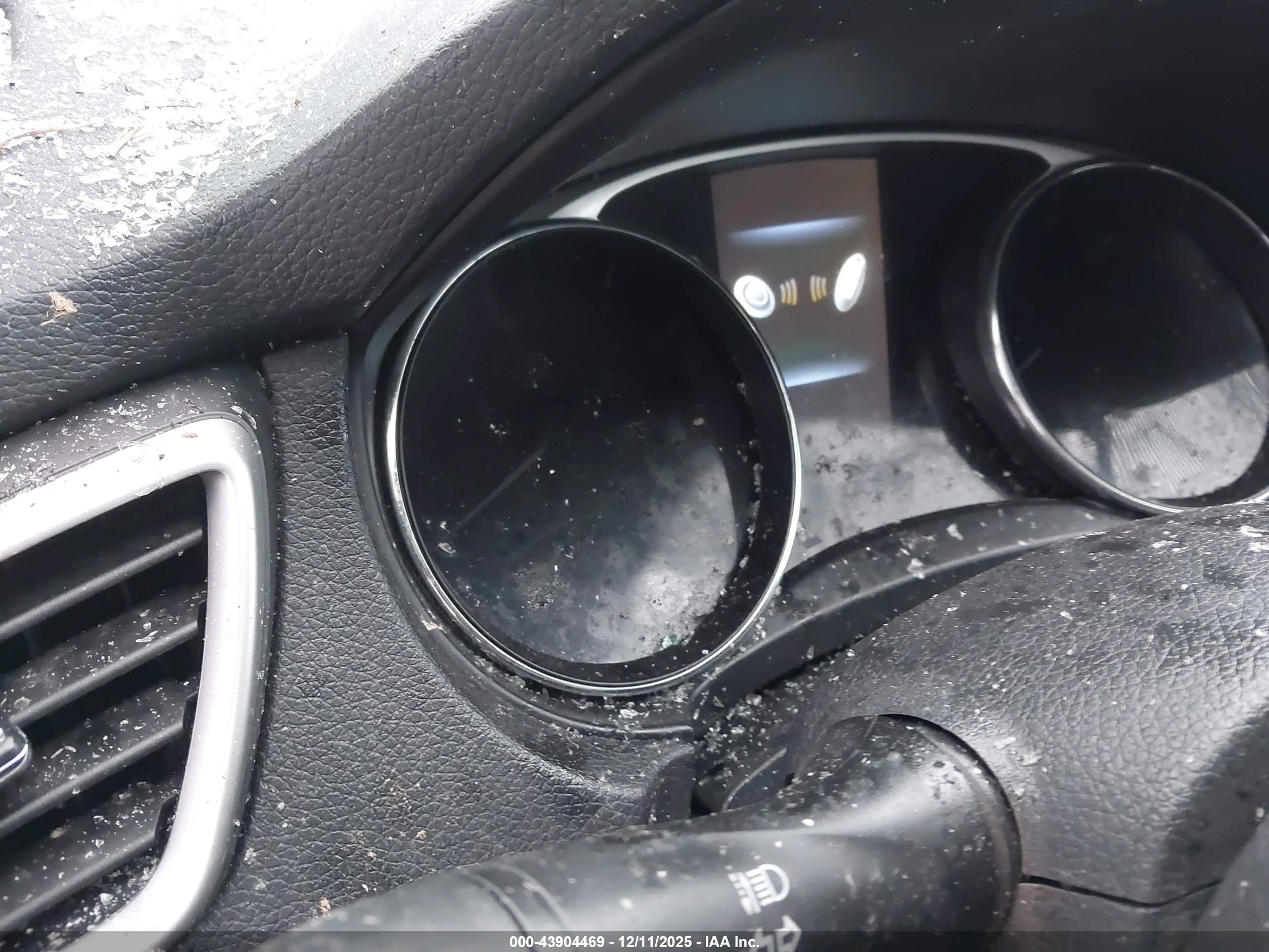 NISSAN ROGUE image 7
