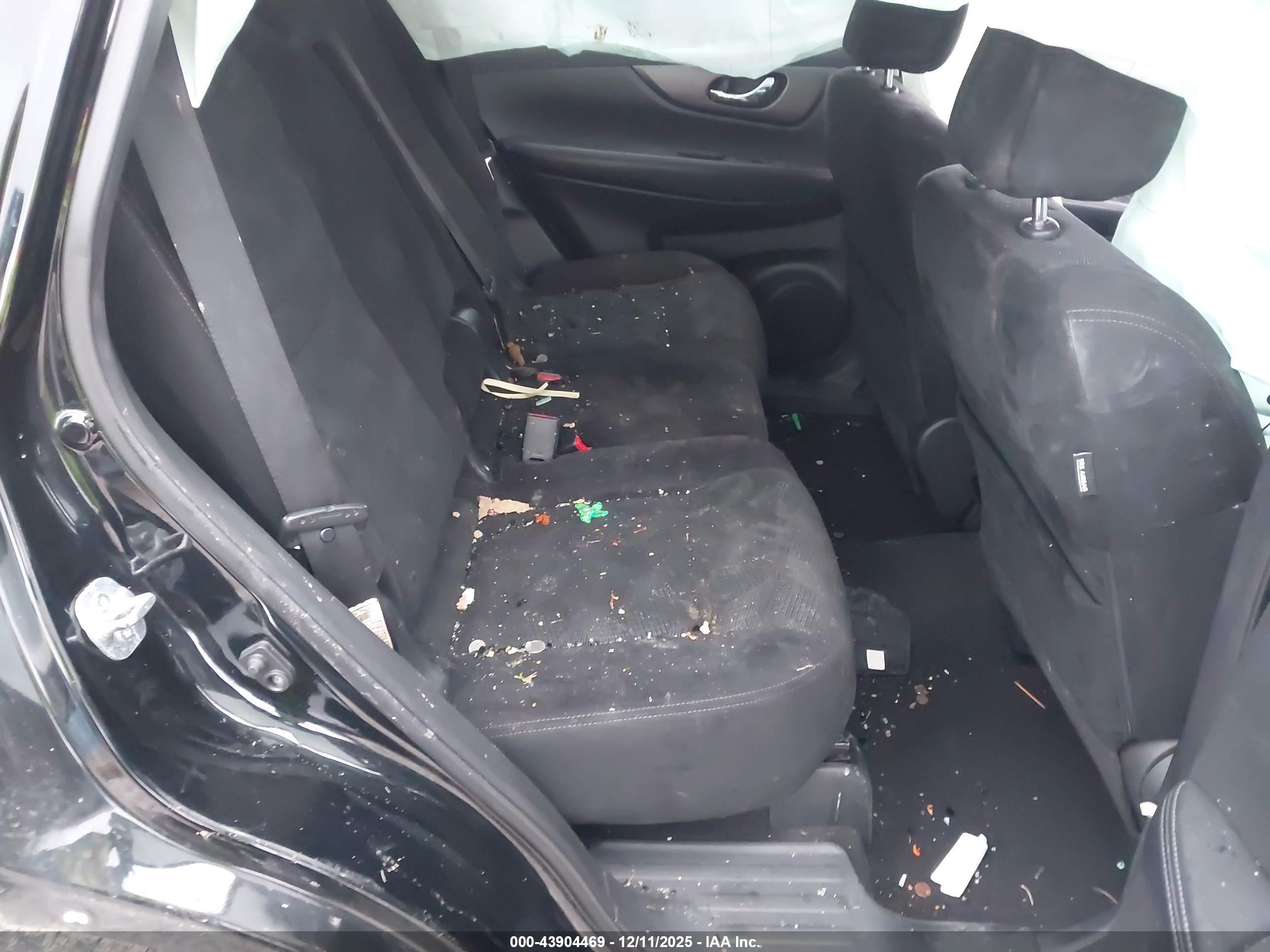 NISSAN ROGUE image 8