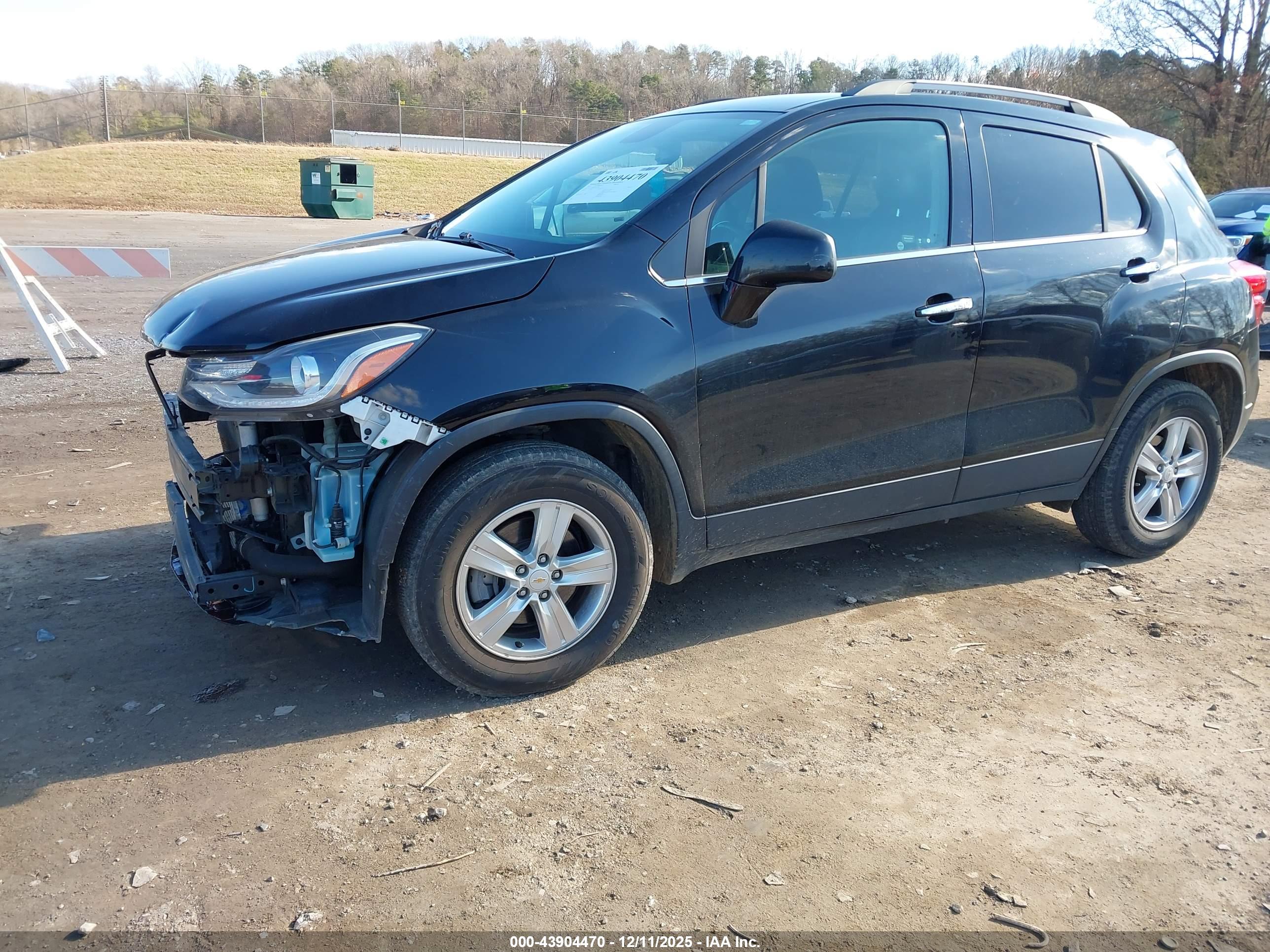 CHEVROLET TRAX image 2