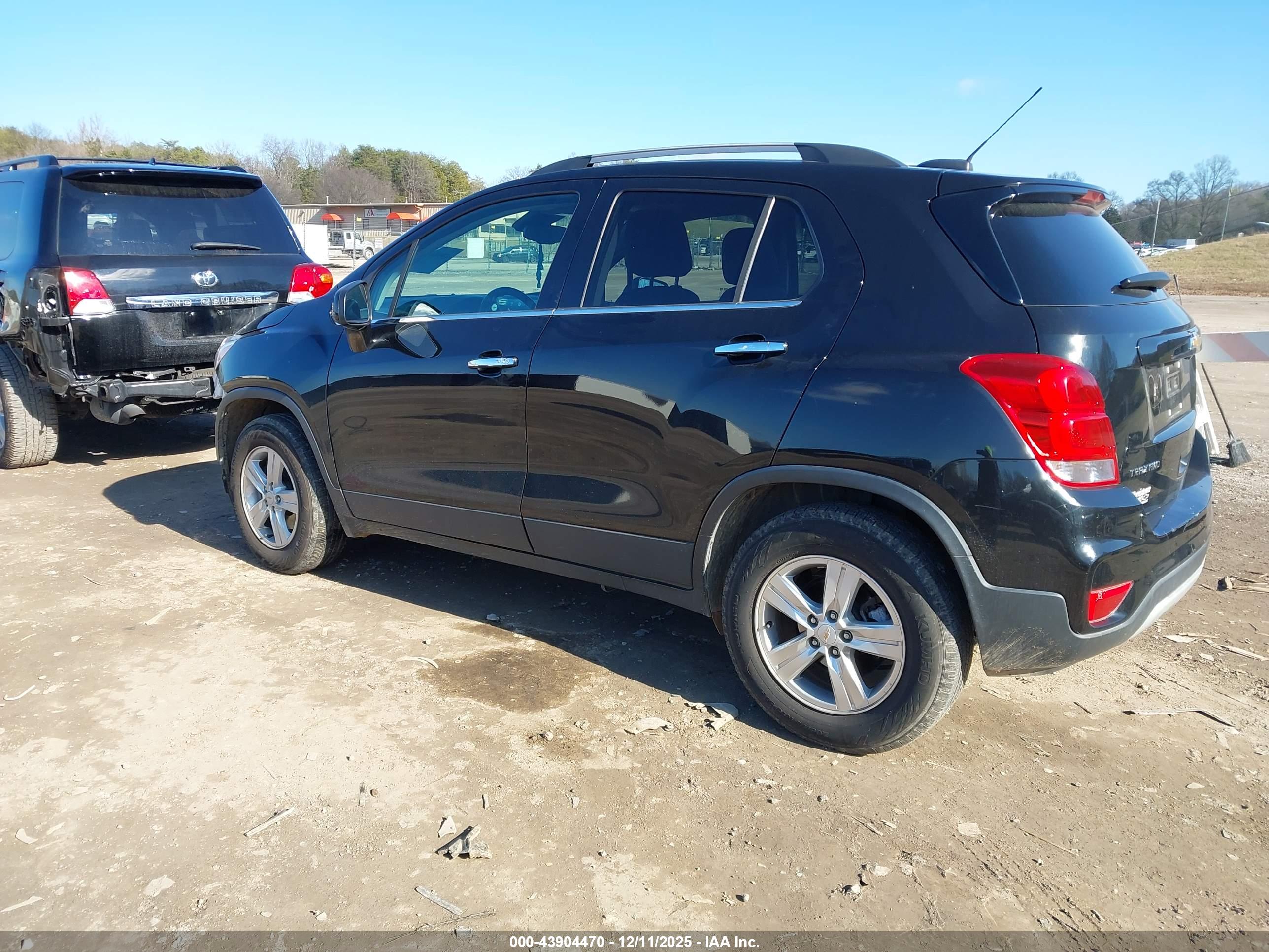 CHEVROLET TRAX image 3