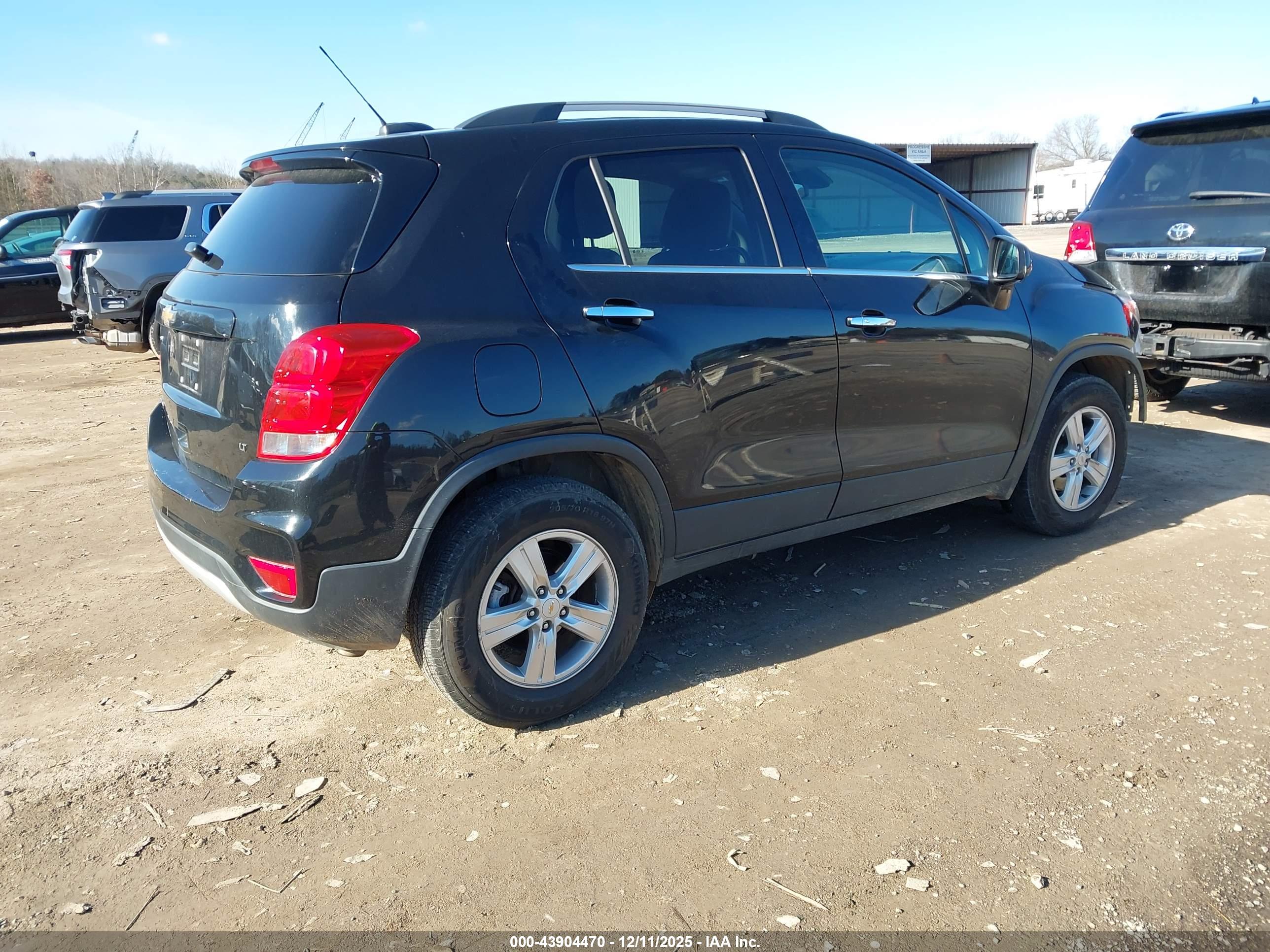 CHEVROLET TRAX image 4