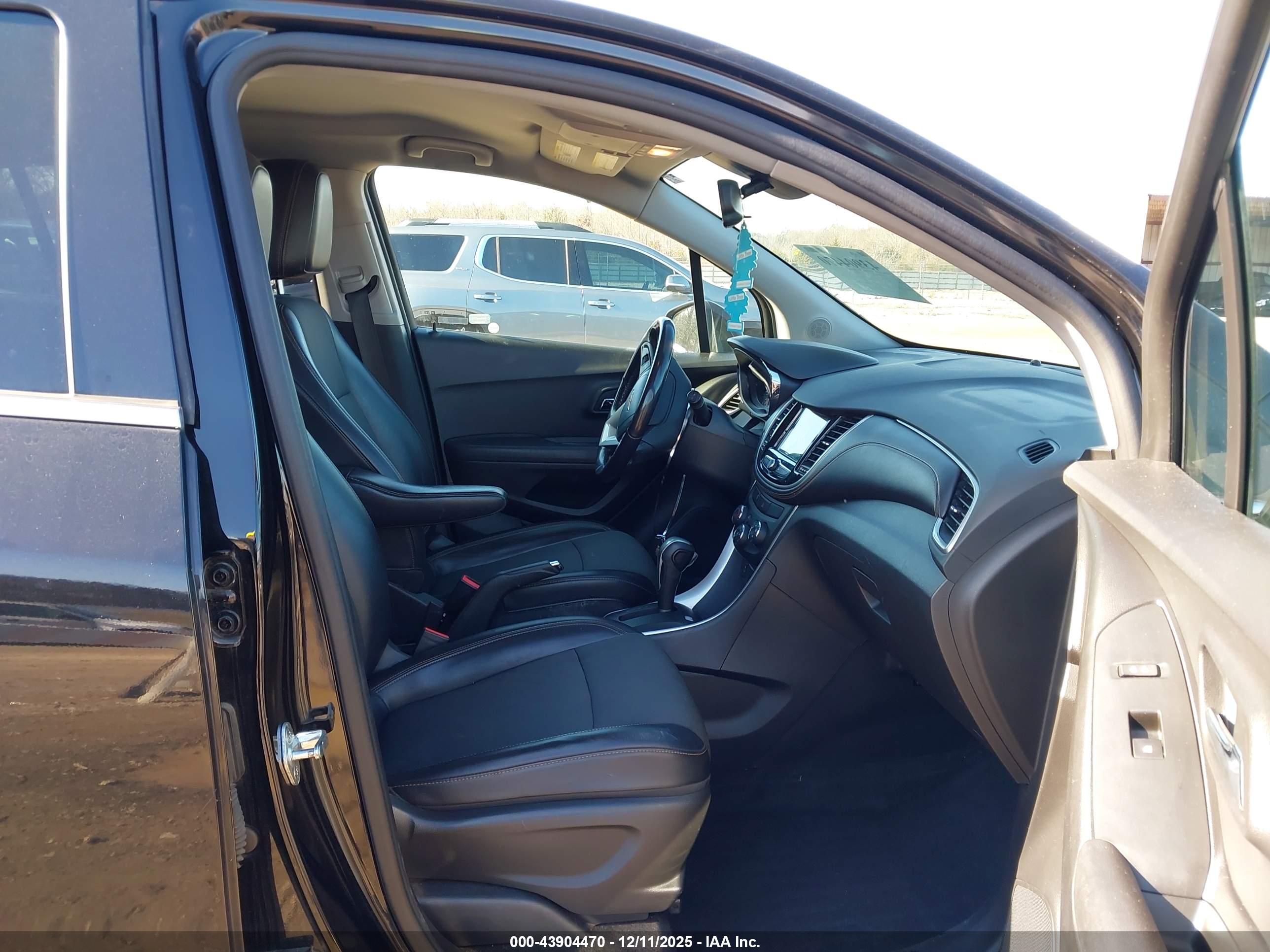 CHEVROLET TRAX image 5