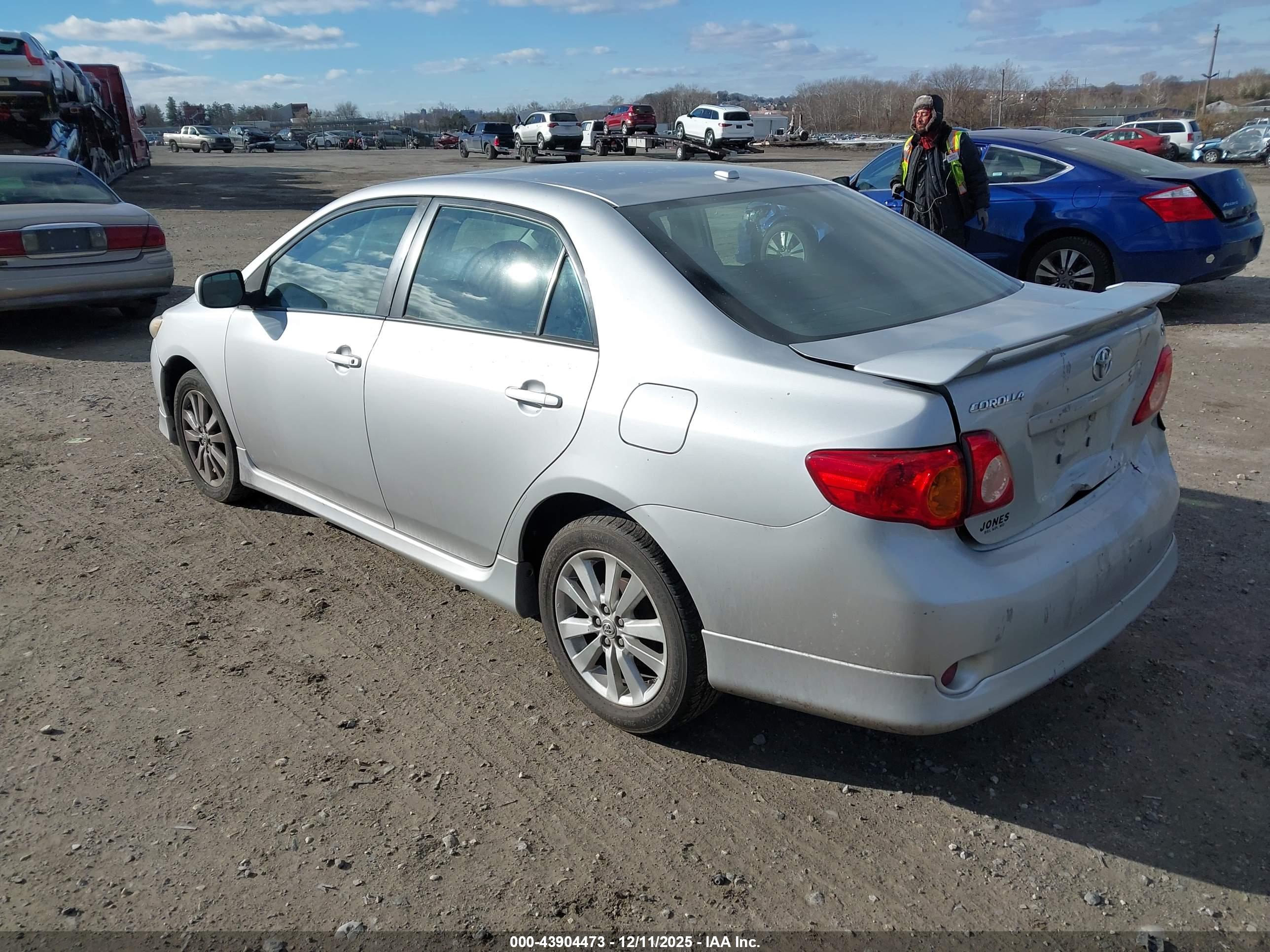TOYOTA COROLLA image 3