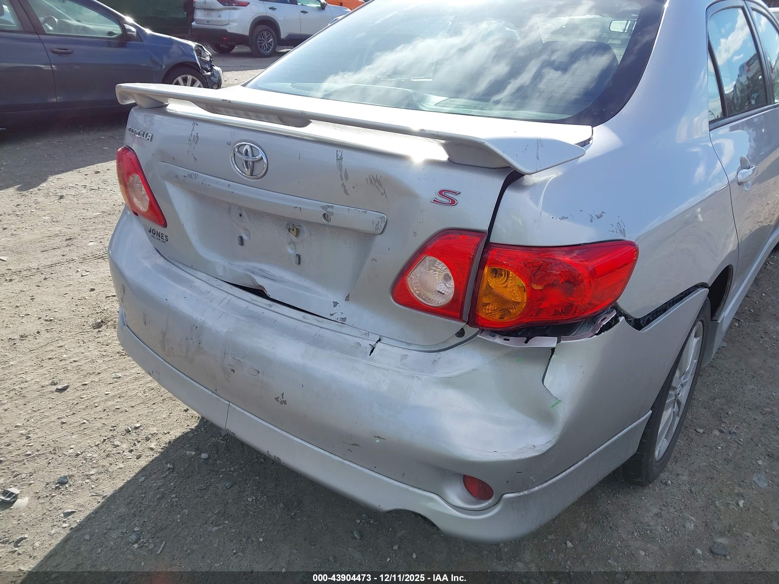 TOYOTA COROLLA image 6