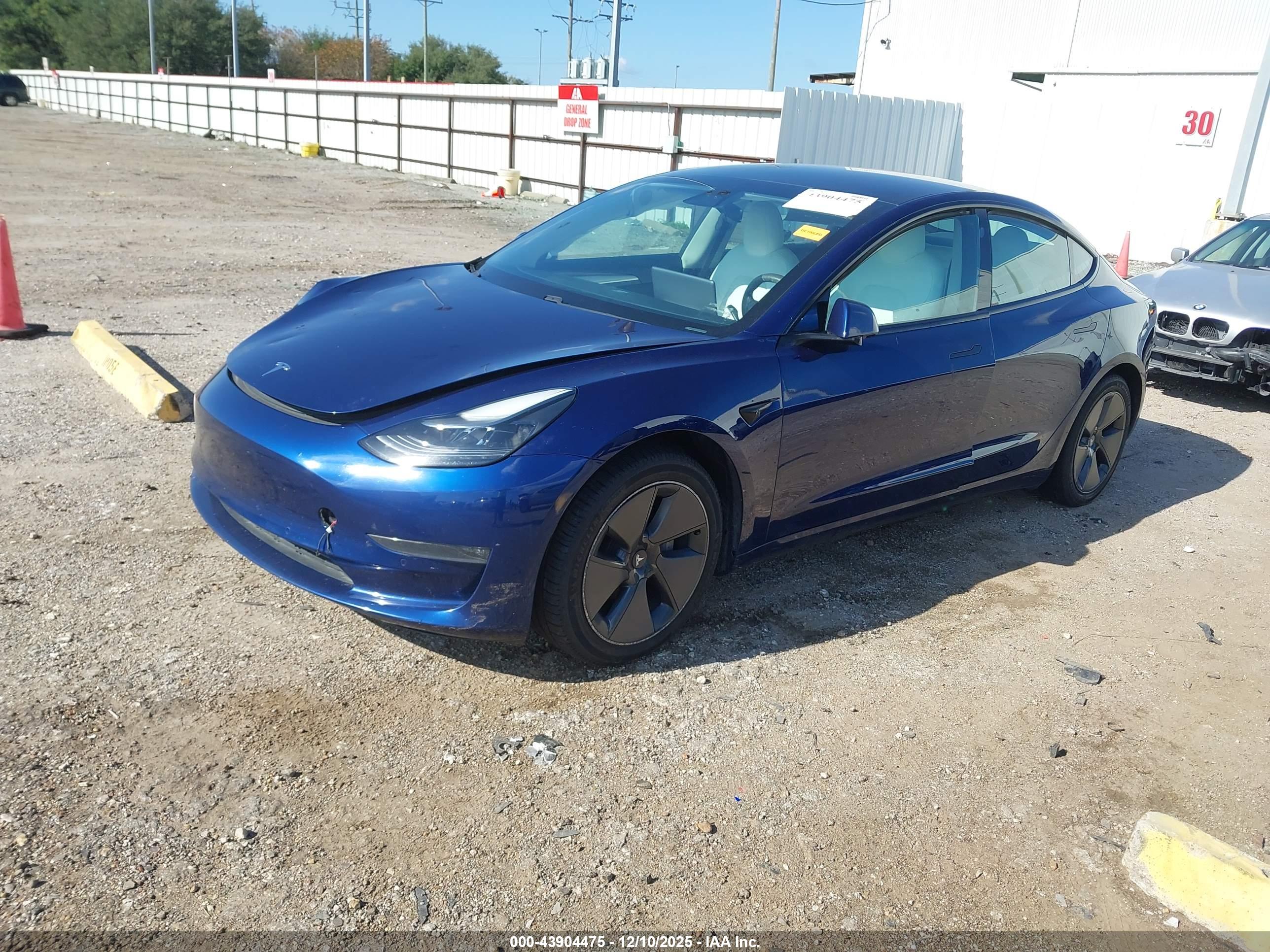 TESLA MODEL image 2