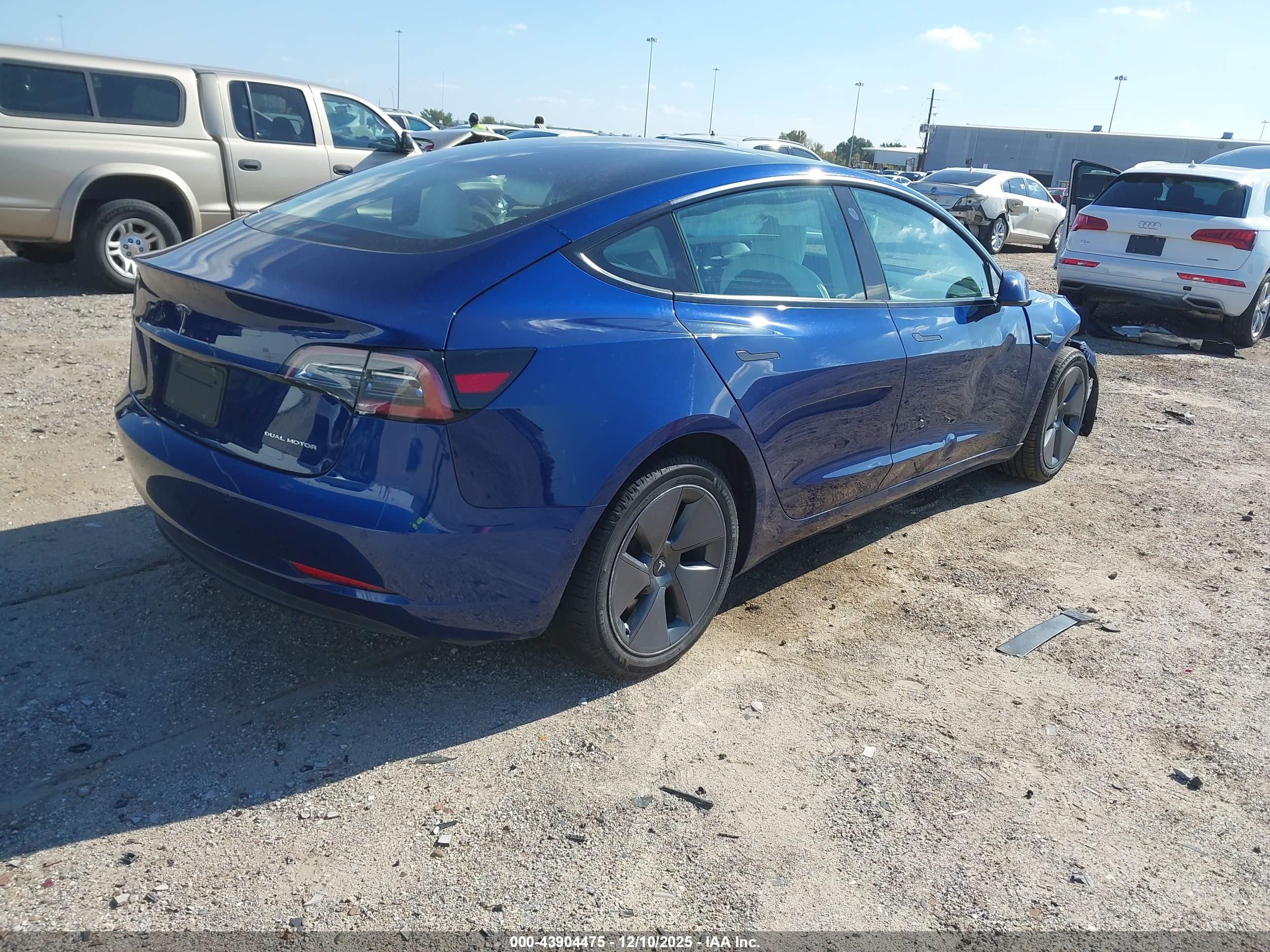 TESLA MODEL image 4