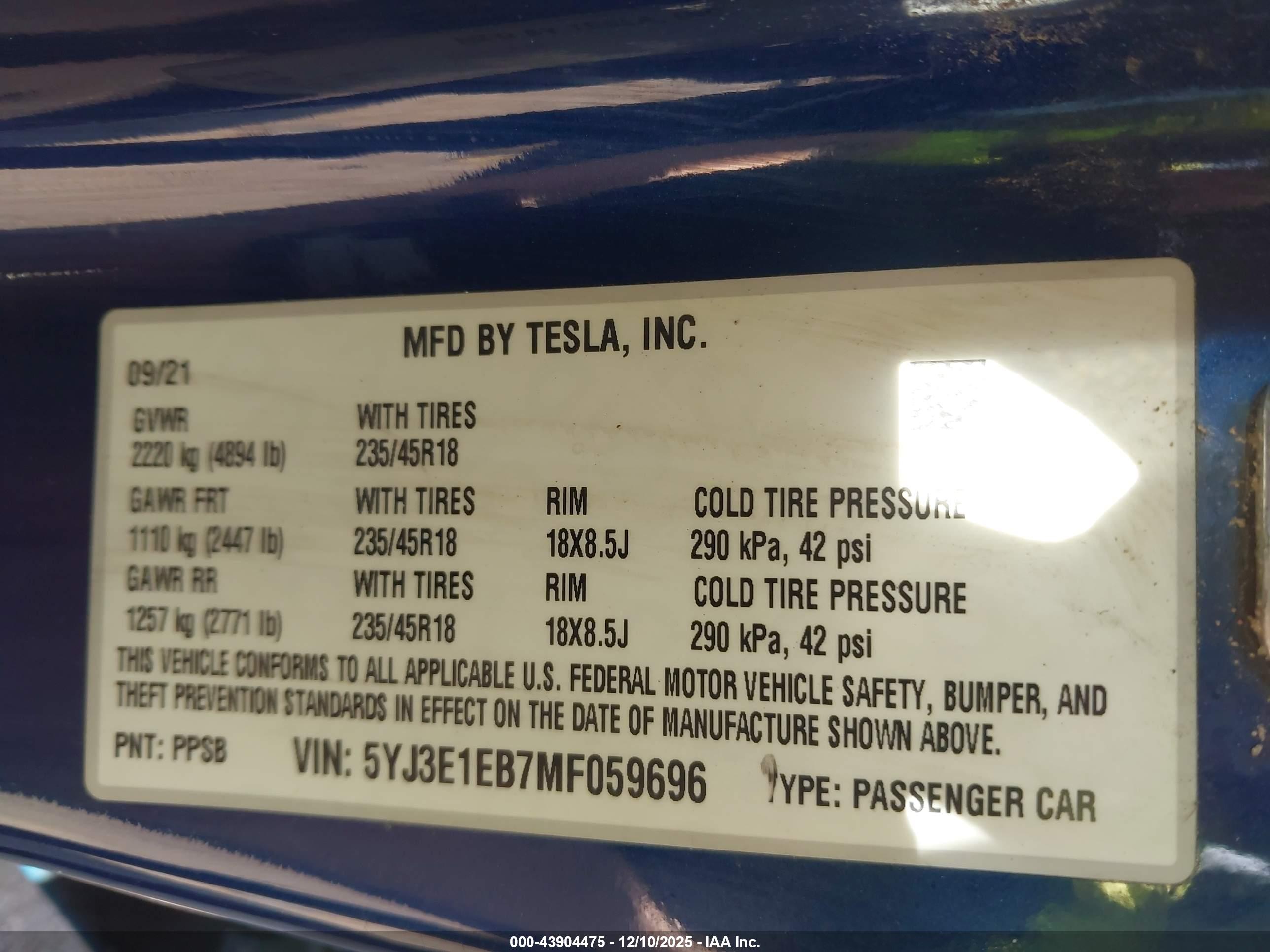 TESLA MODEL image 9
