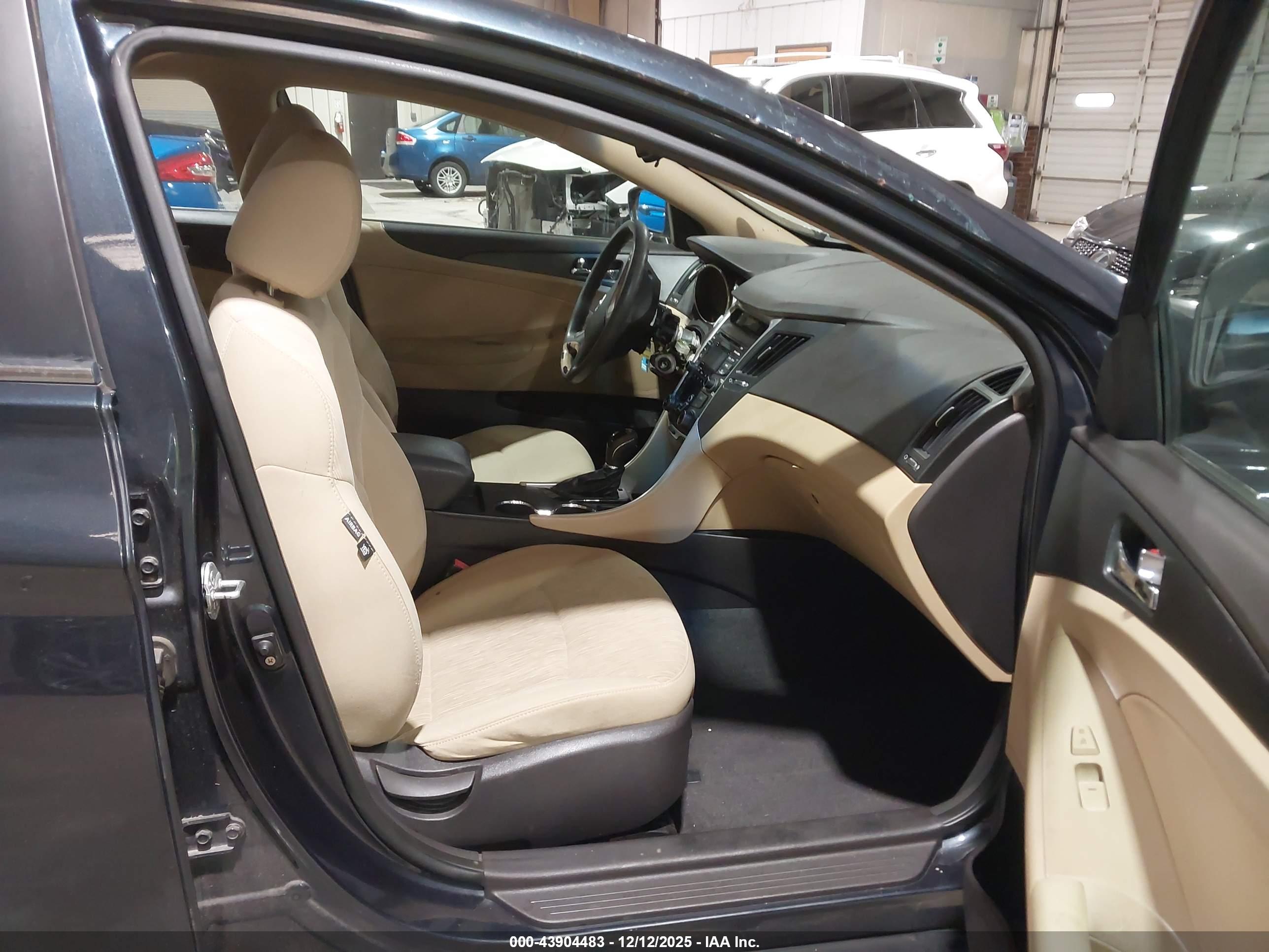 HYUNDAI SONATA image 5