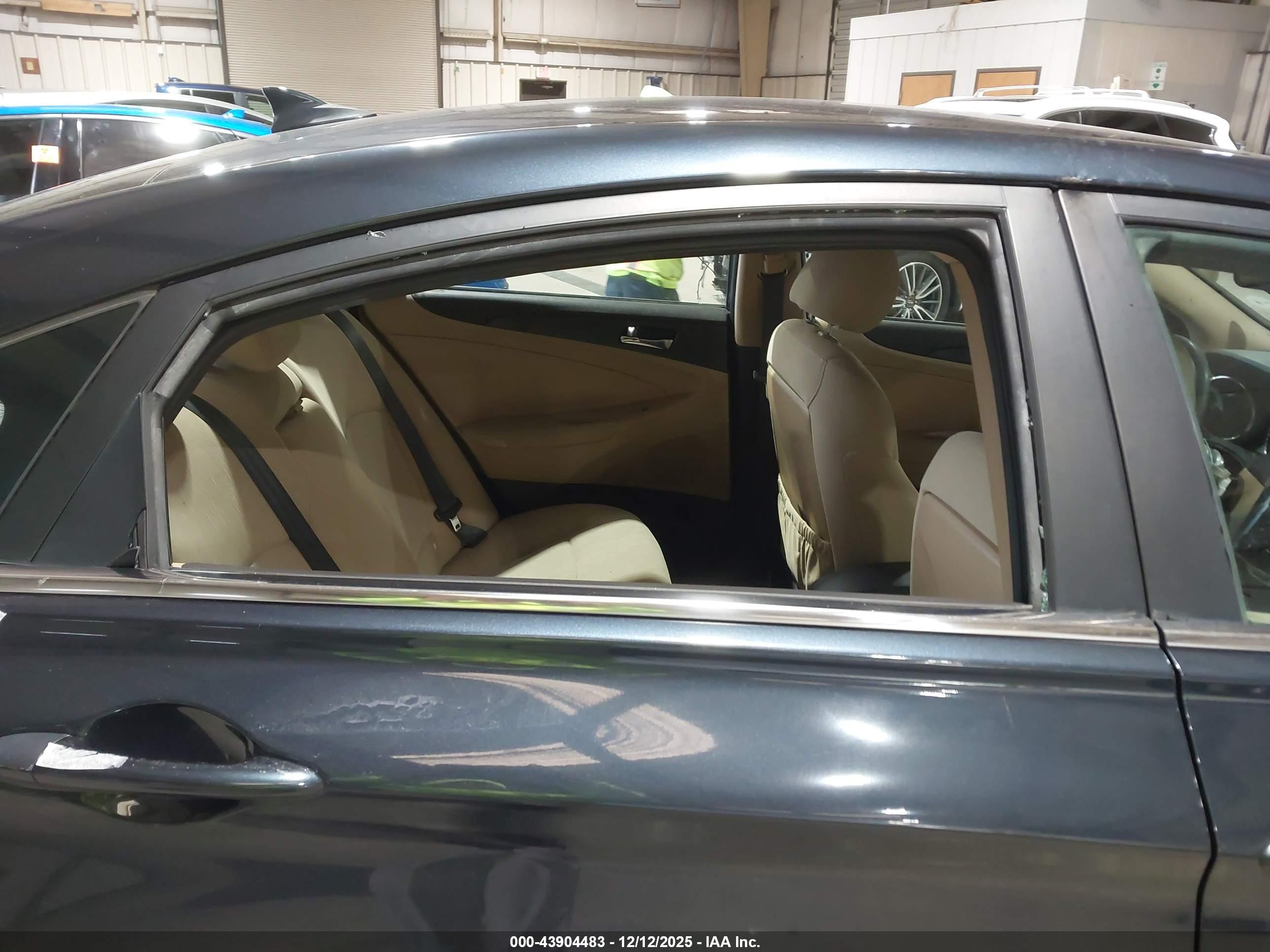 HYUNDAI SONATA image 6