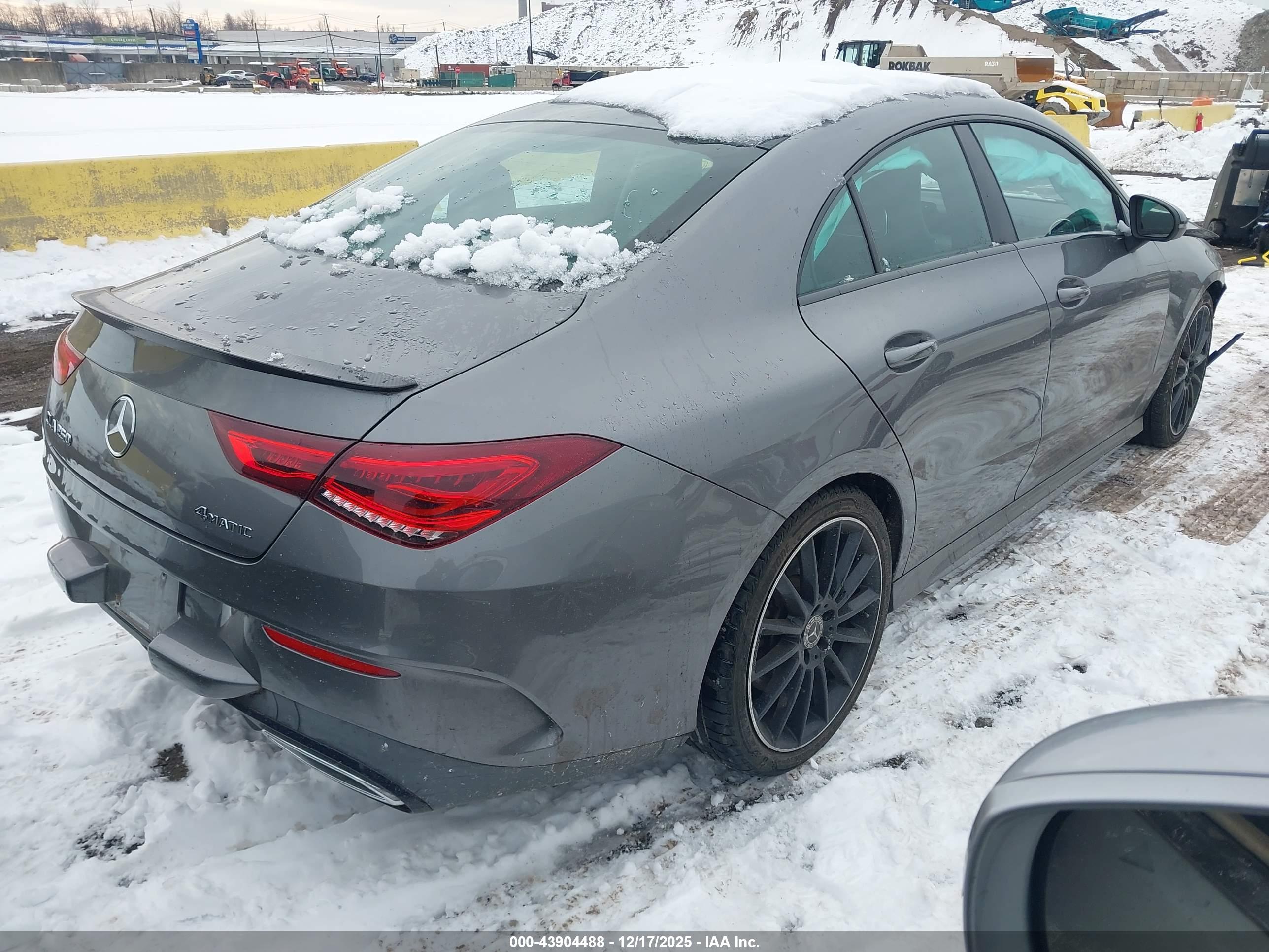 MERCEDES-BENZ CLA image 4