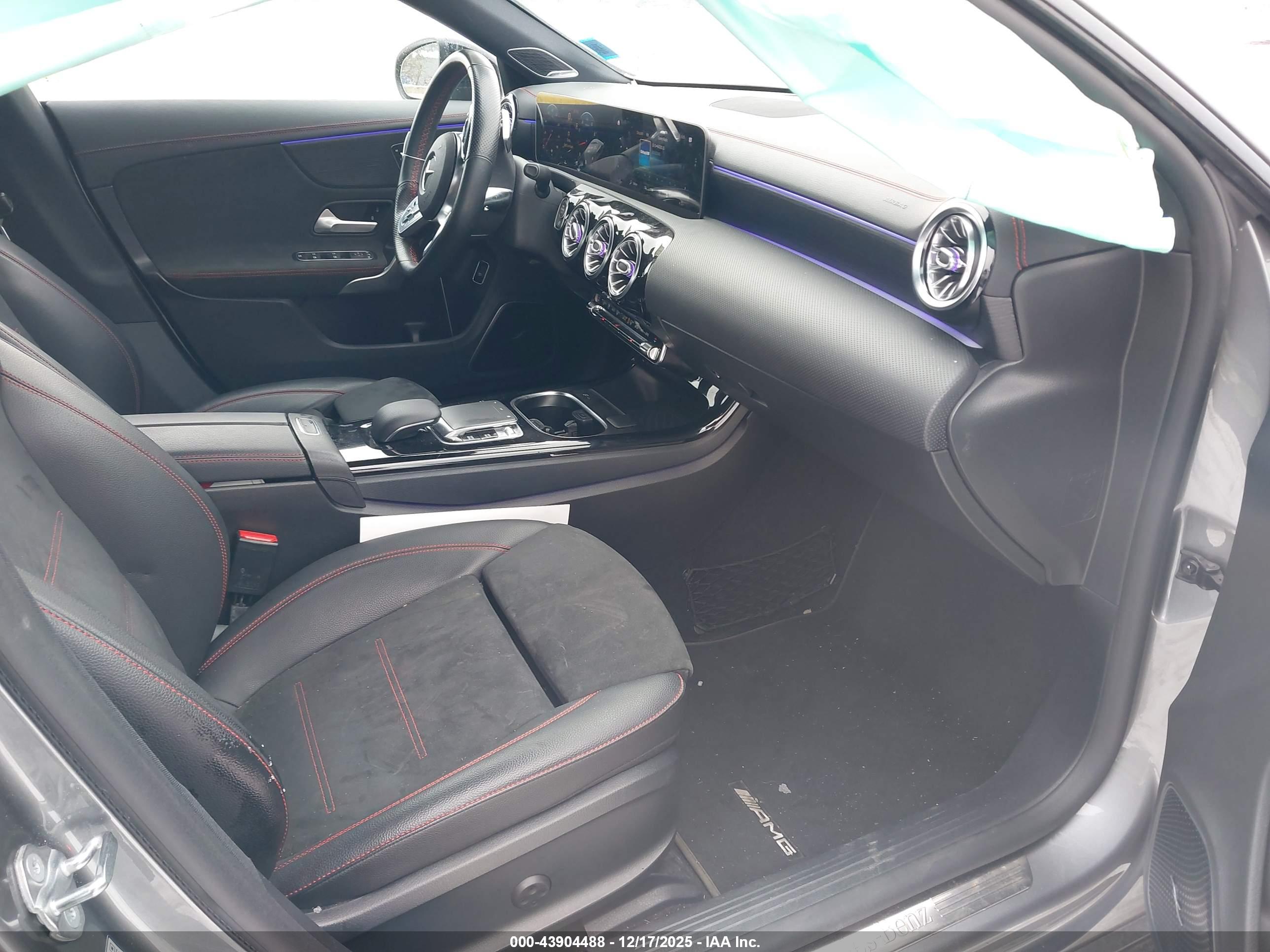 MERCEDES-BENZ CLA image 5