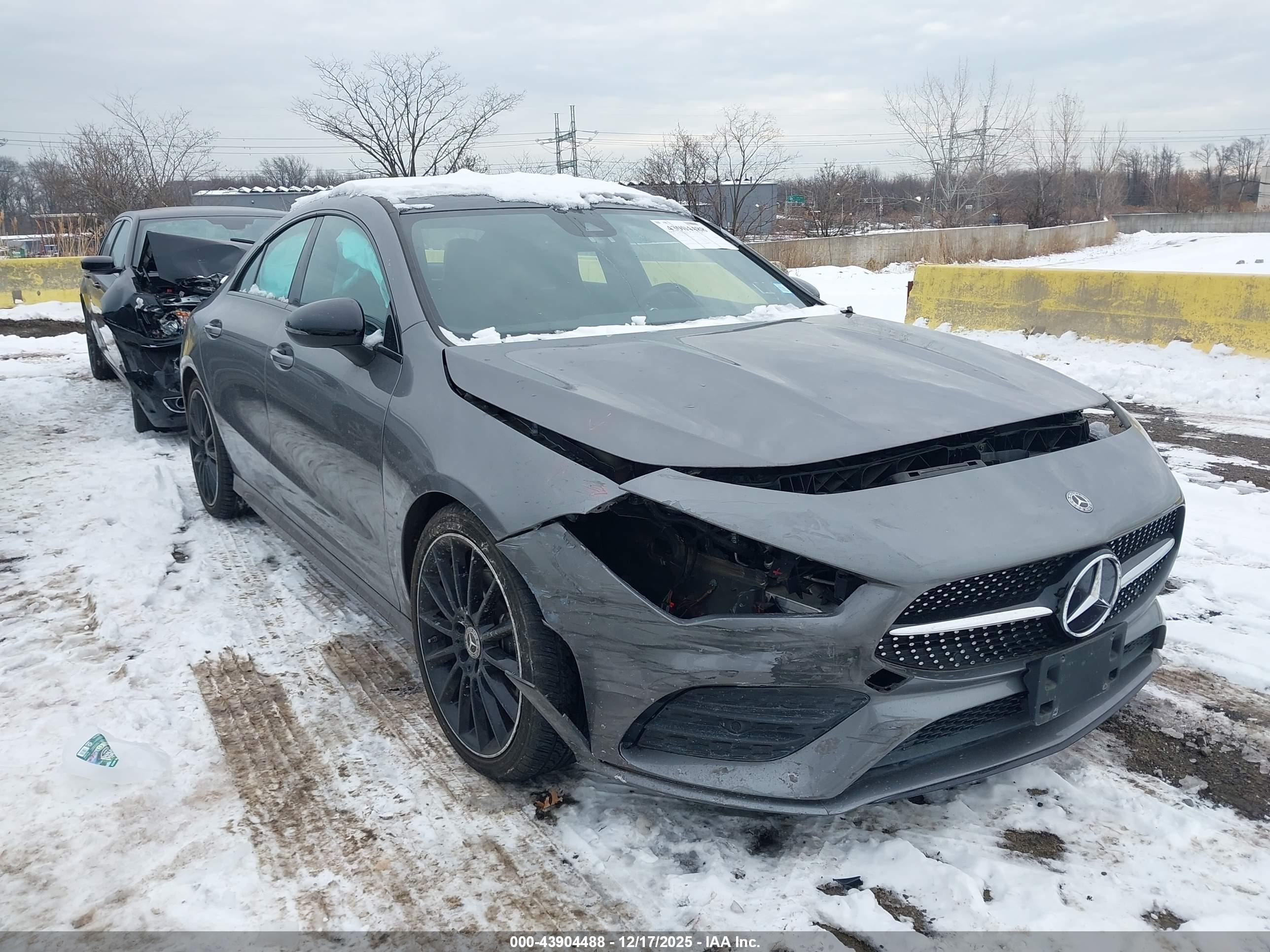 MERCEDES-BENZ CLA image 6