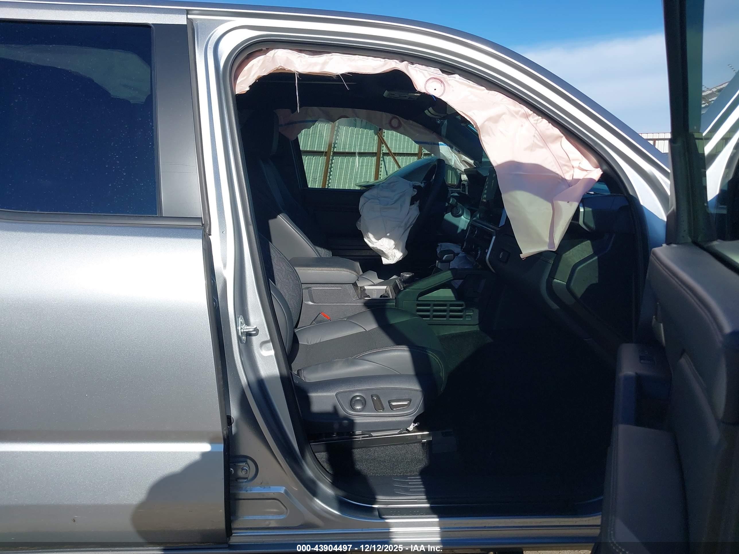 TOYOTA TACOMA image 5