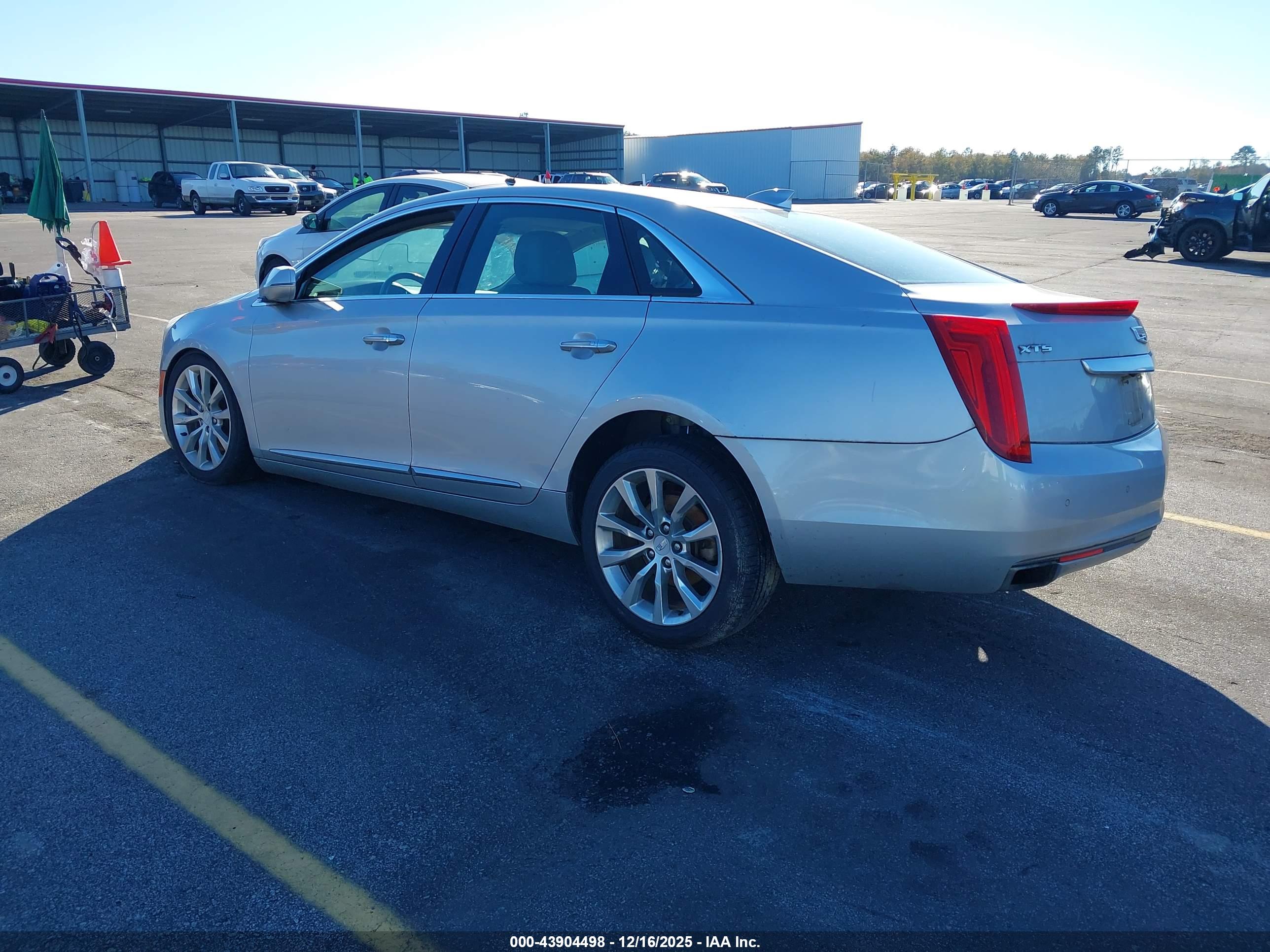 CADILLAC XTS image 3