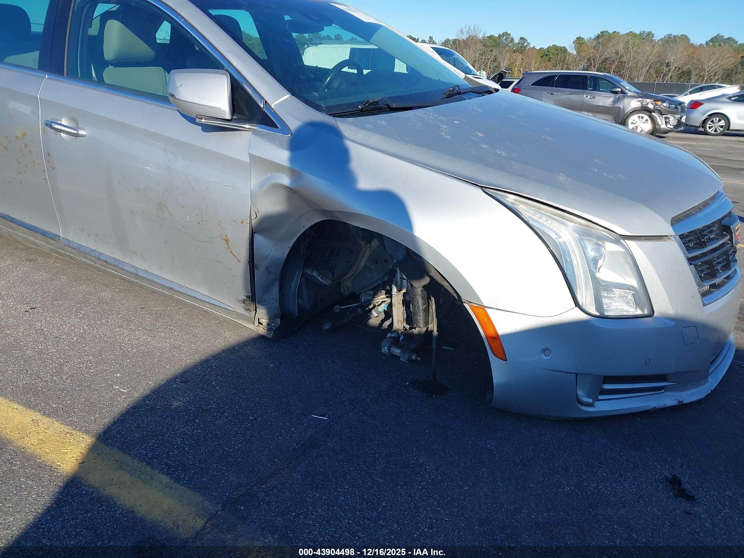 CADILLAC XTS image 6