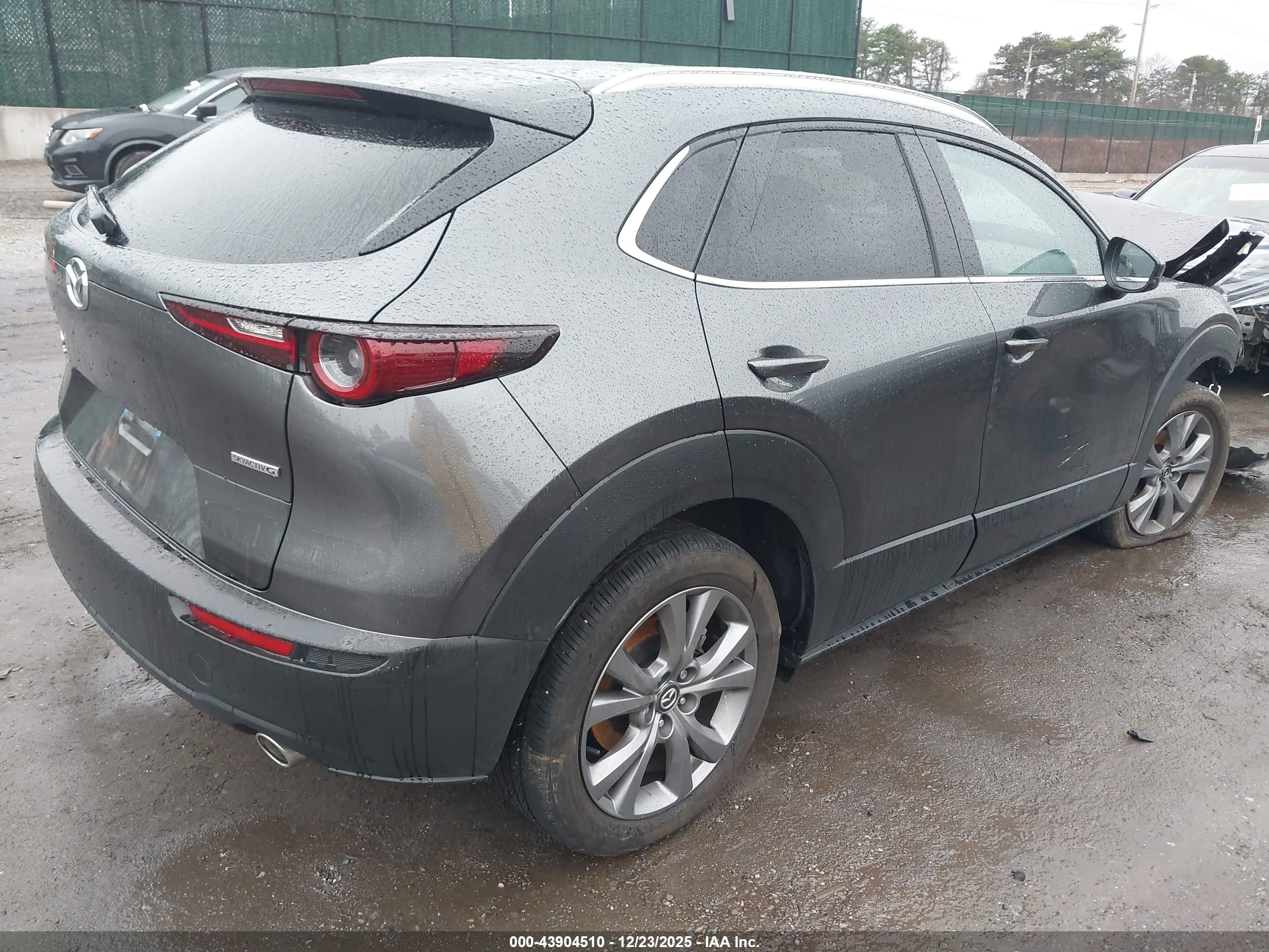 MAZDA CX-30 image 4