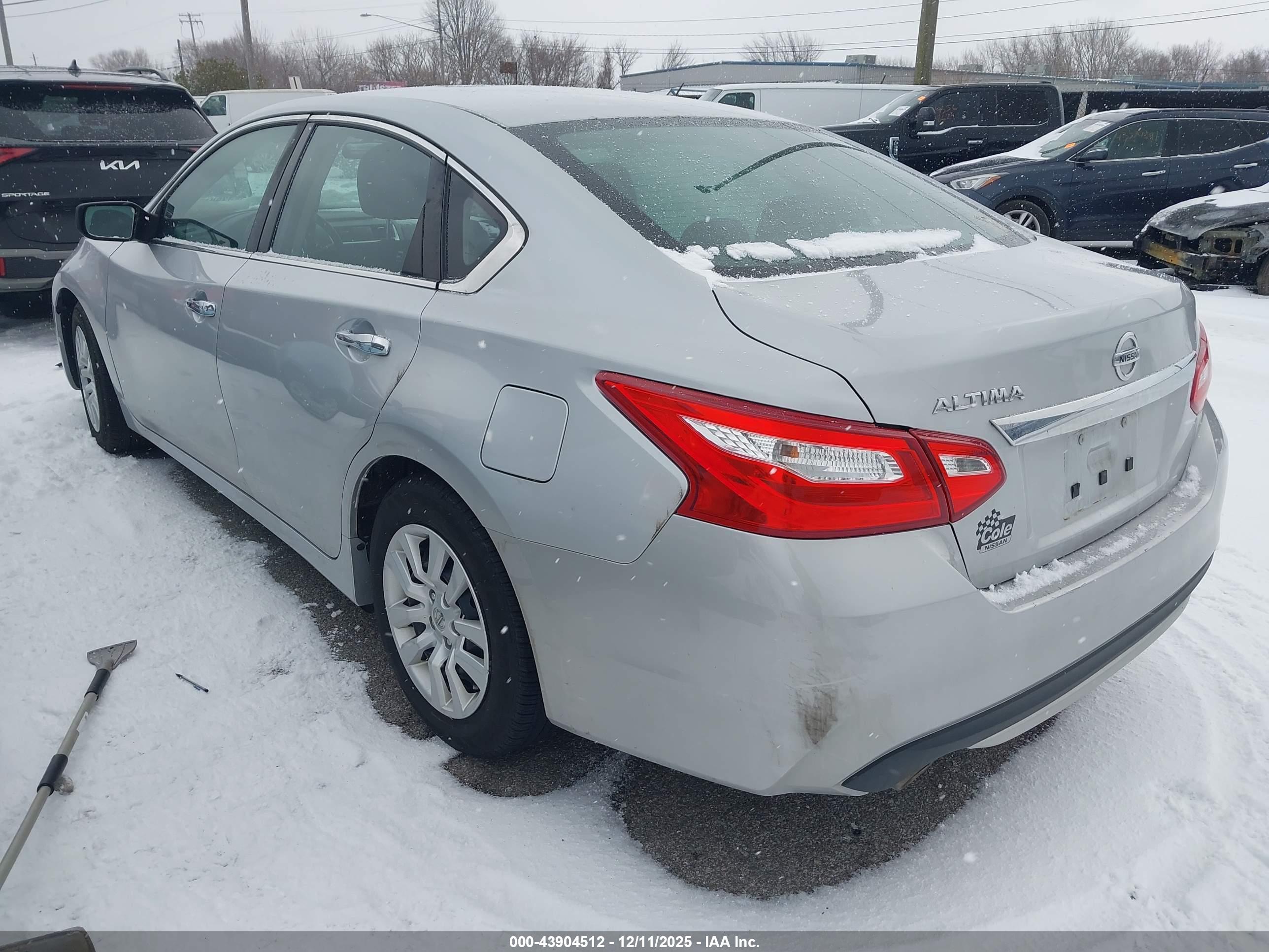 NISSAN ALTIMA image 3