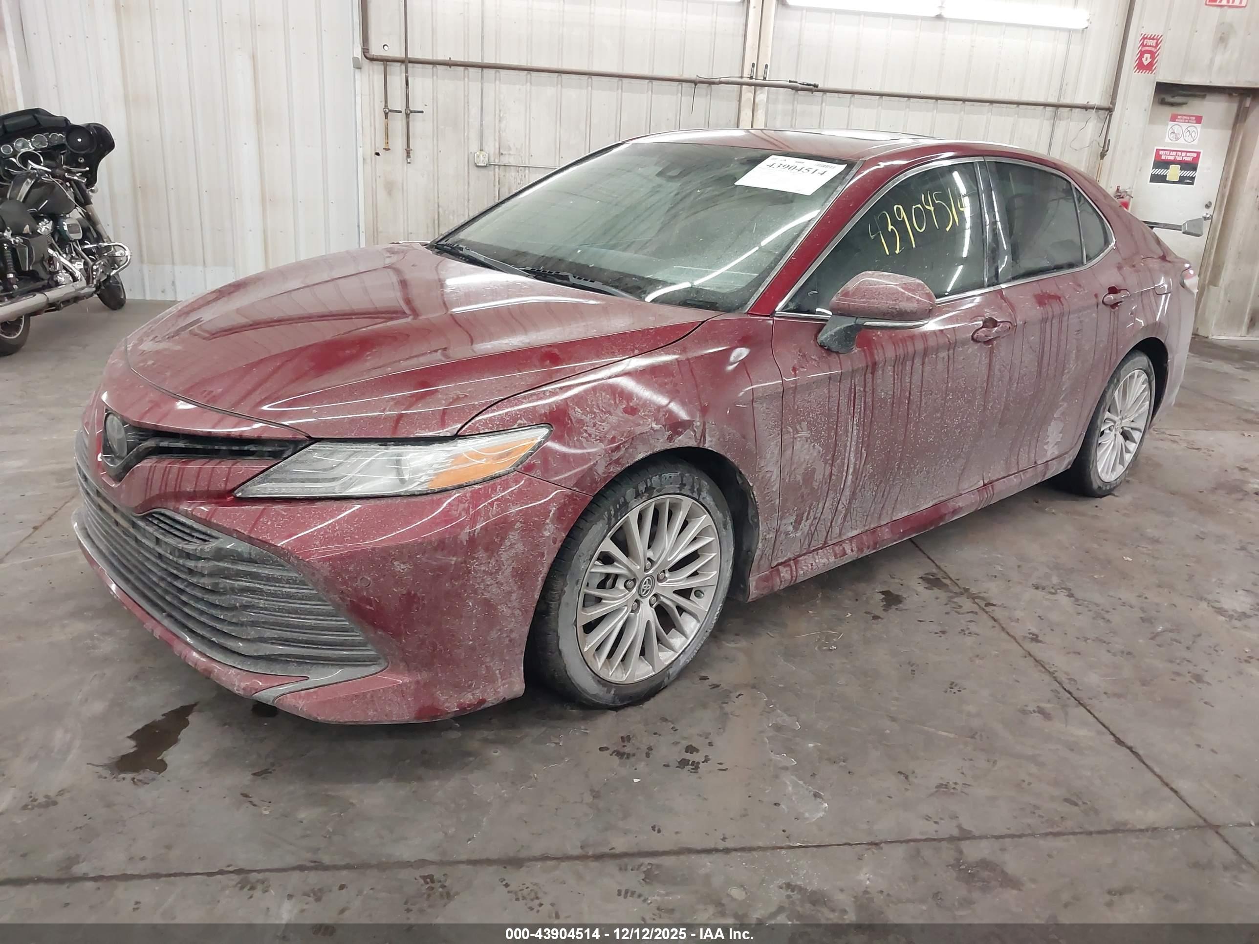 TOYOTA CAMRY image 2