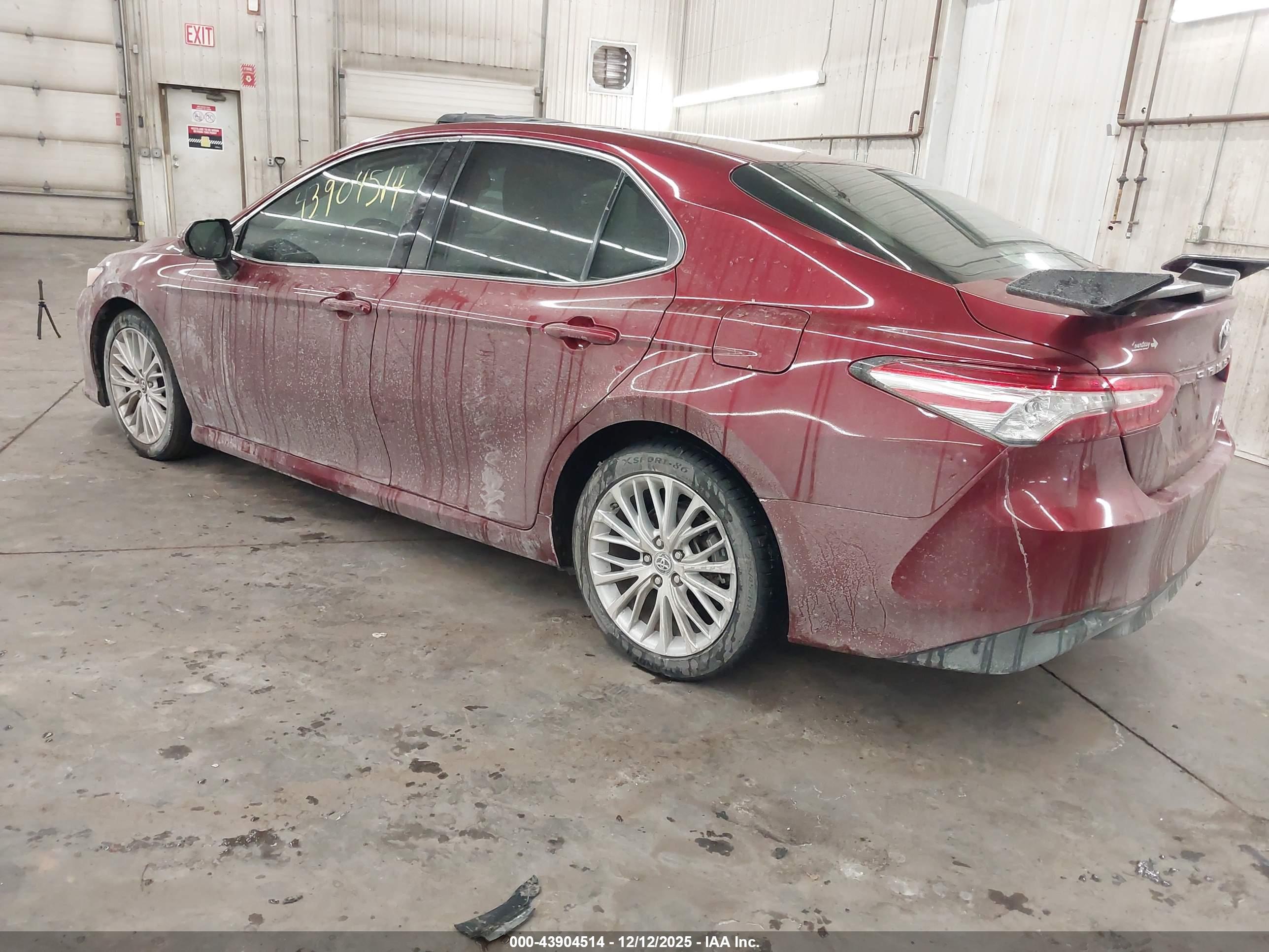 TOYOTA CAMRY image 3