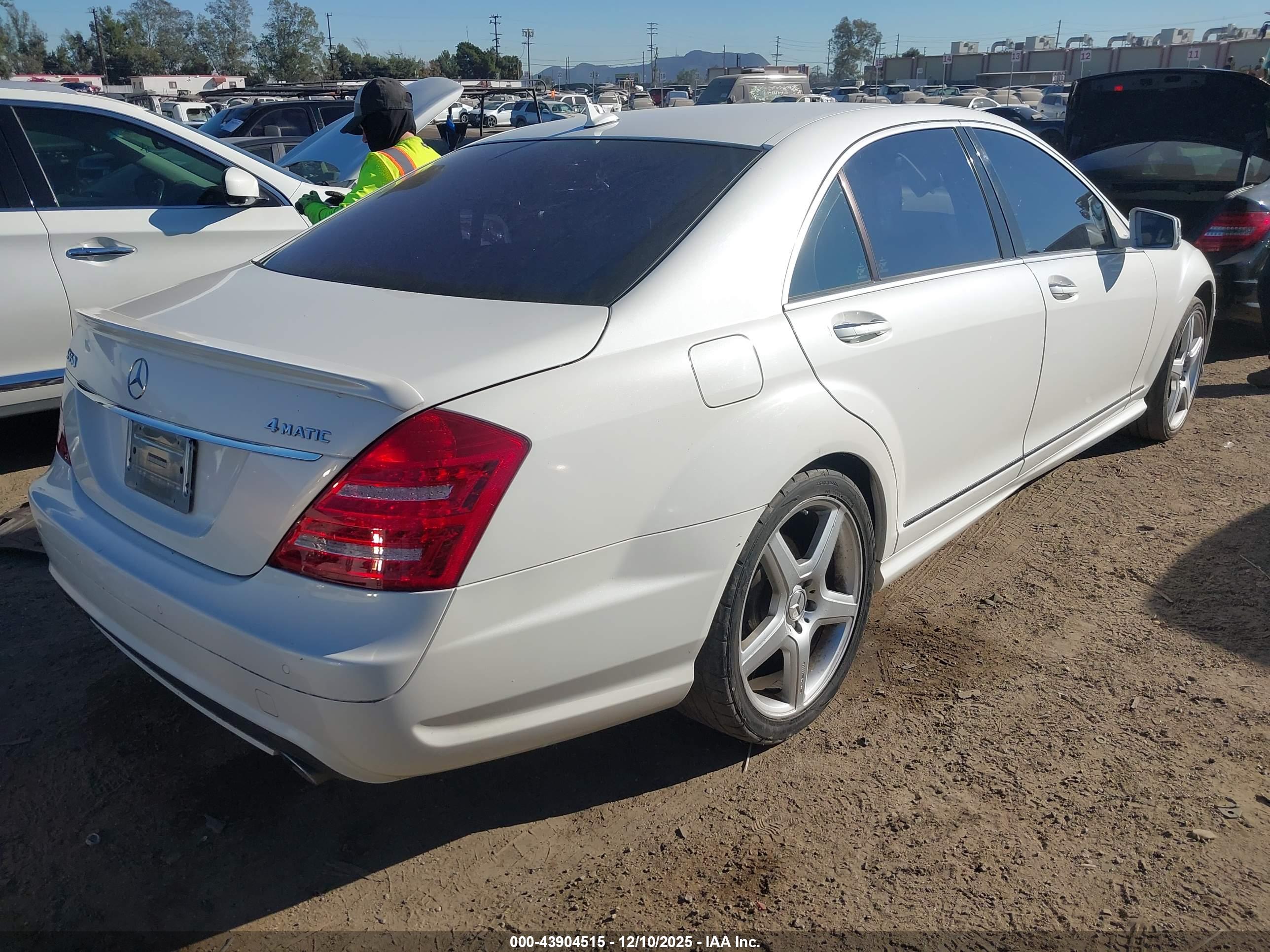MERCEDES-BENZ S image 4