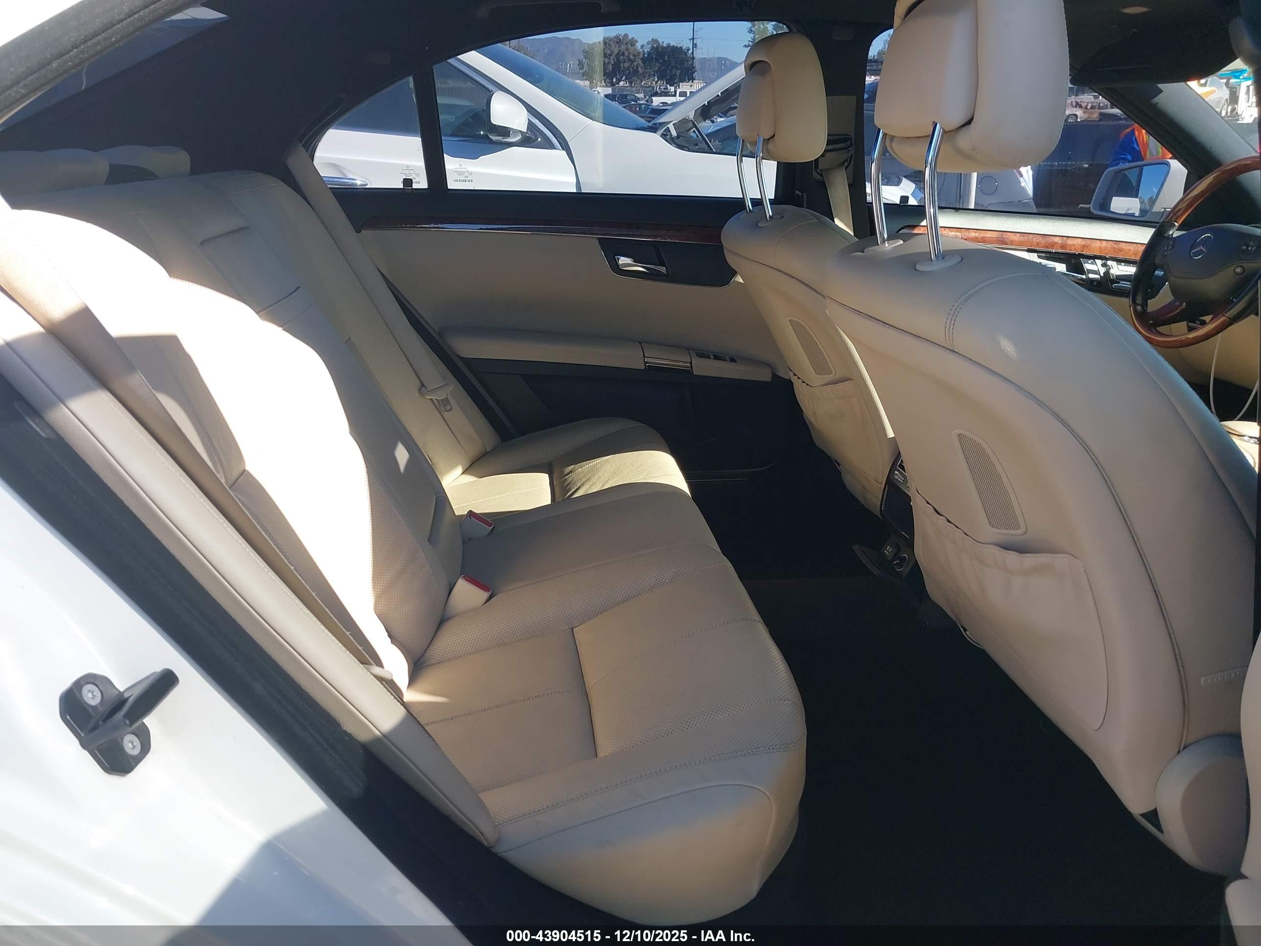MERCEDES-BENZ S image 8