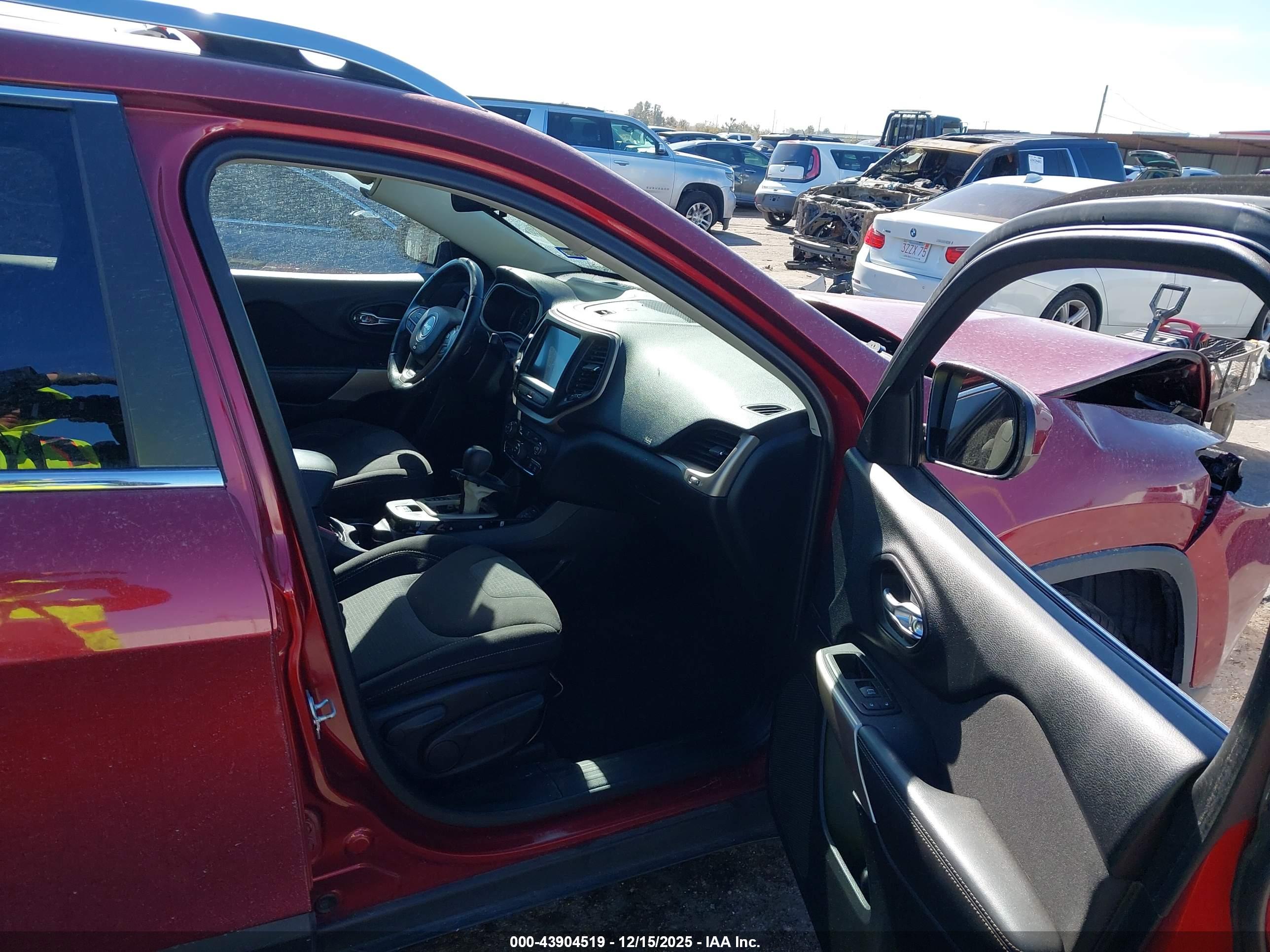 JEEP CHEROKEE image 5