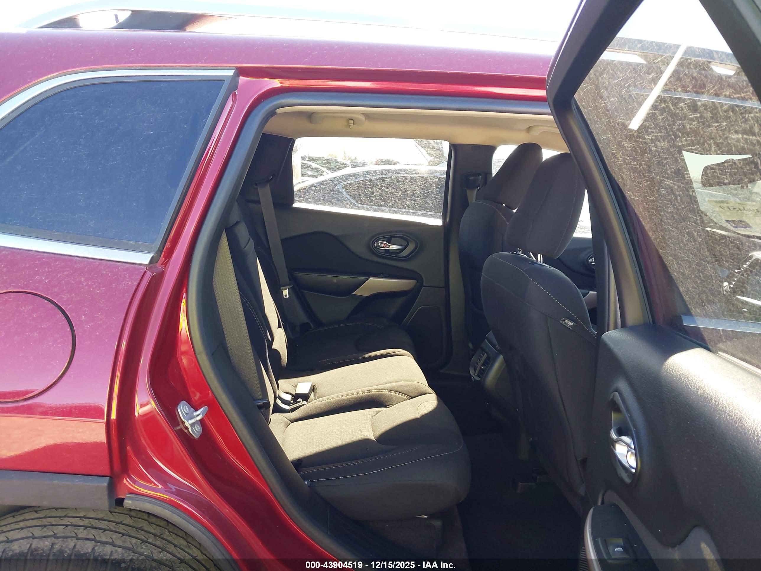 JEEP CHEROKEE image 8
