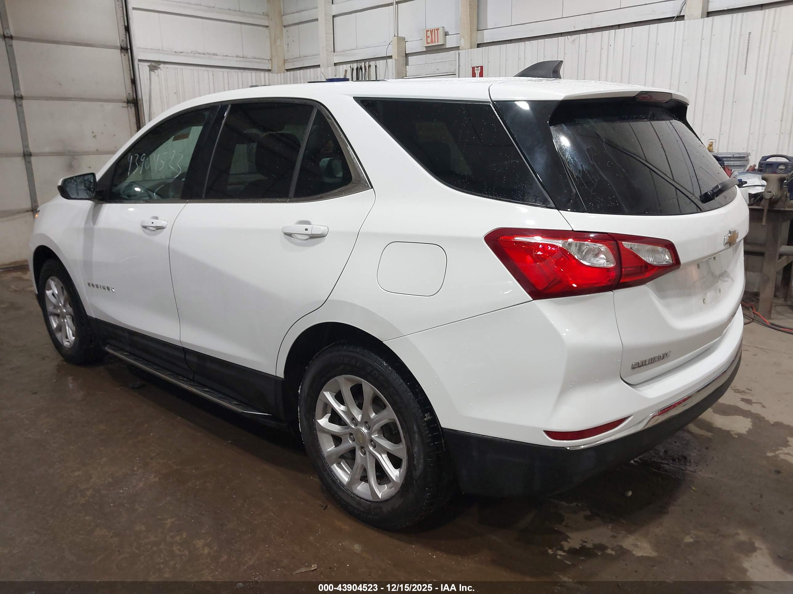 CHEVROLET EQUINOX image 3