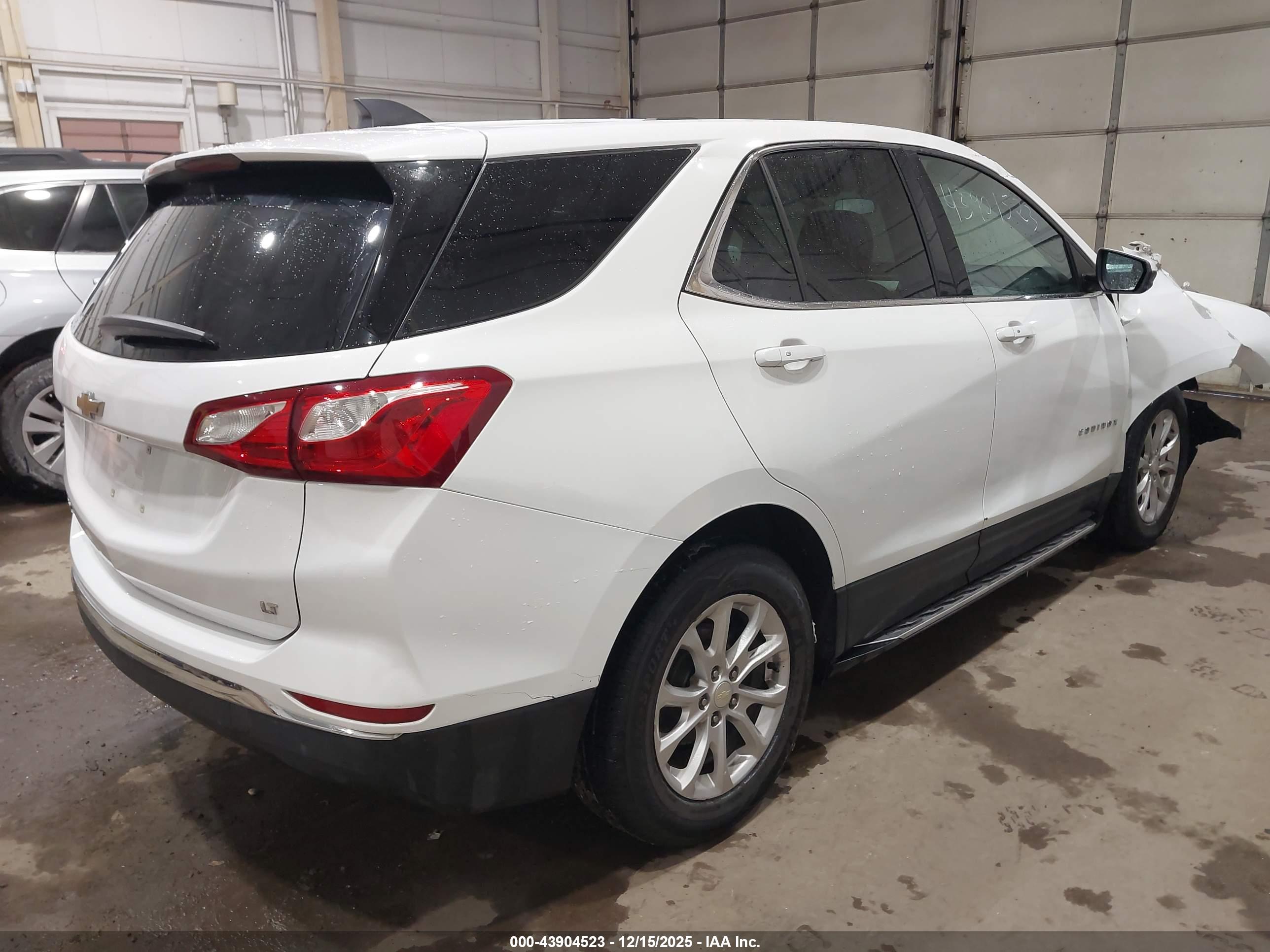 CHEVROLET EQUINOX image 4