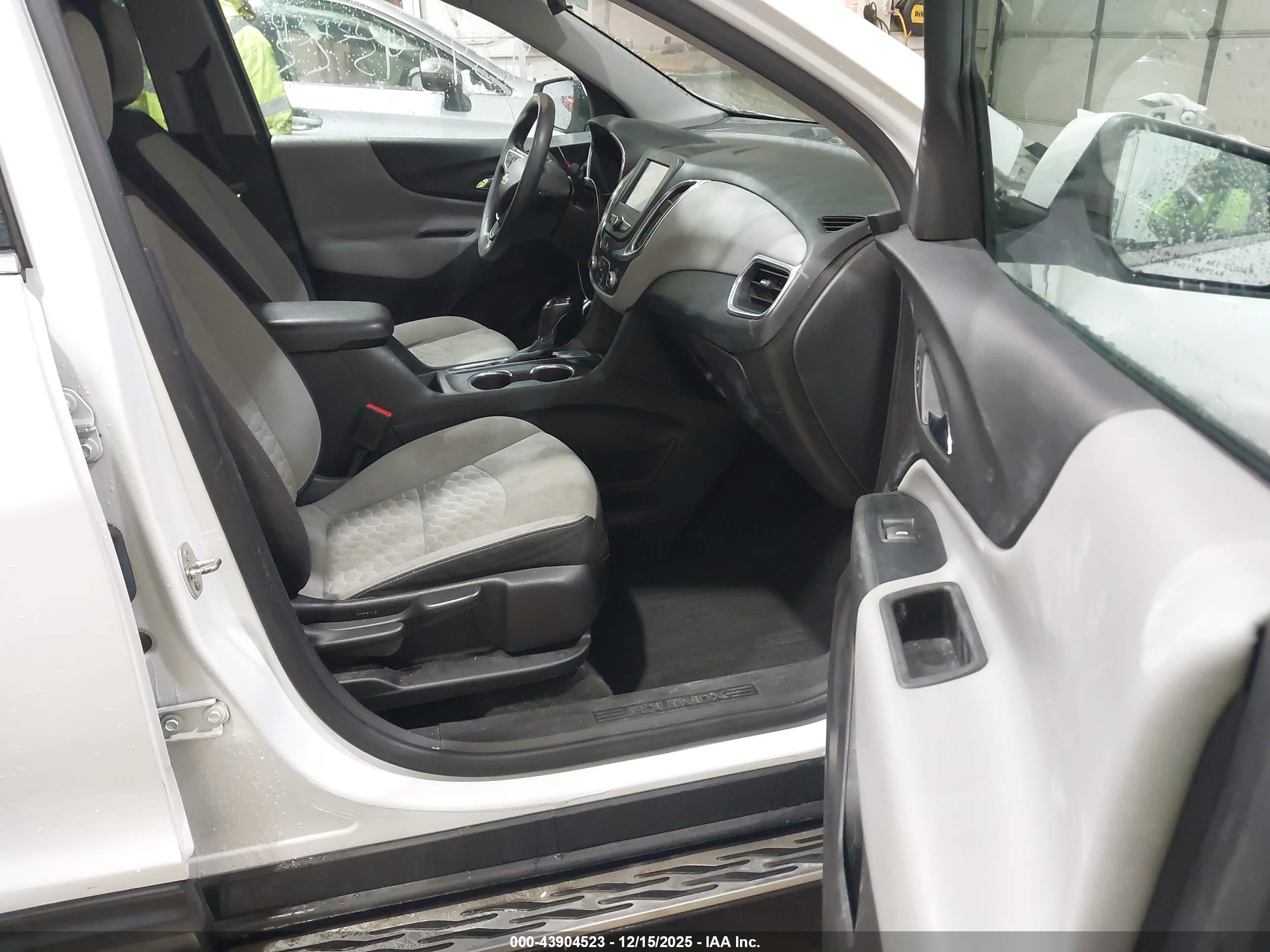 CHEVROLET EQUINOX image 5