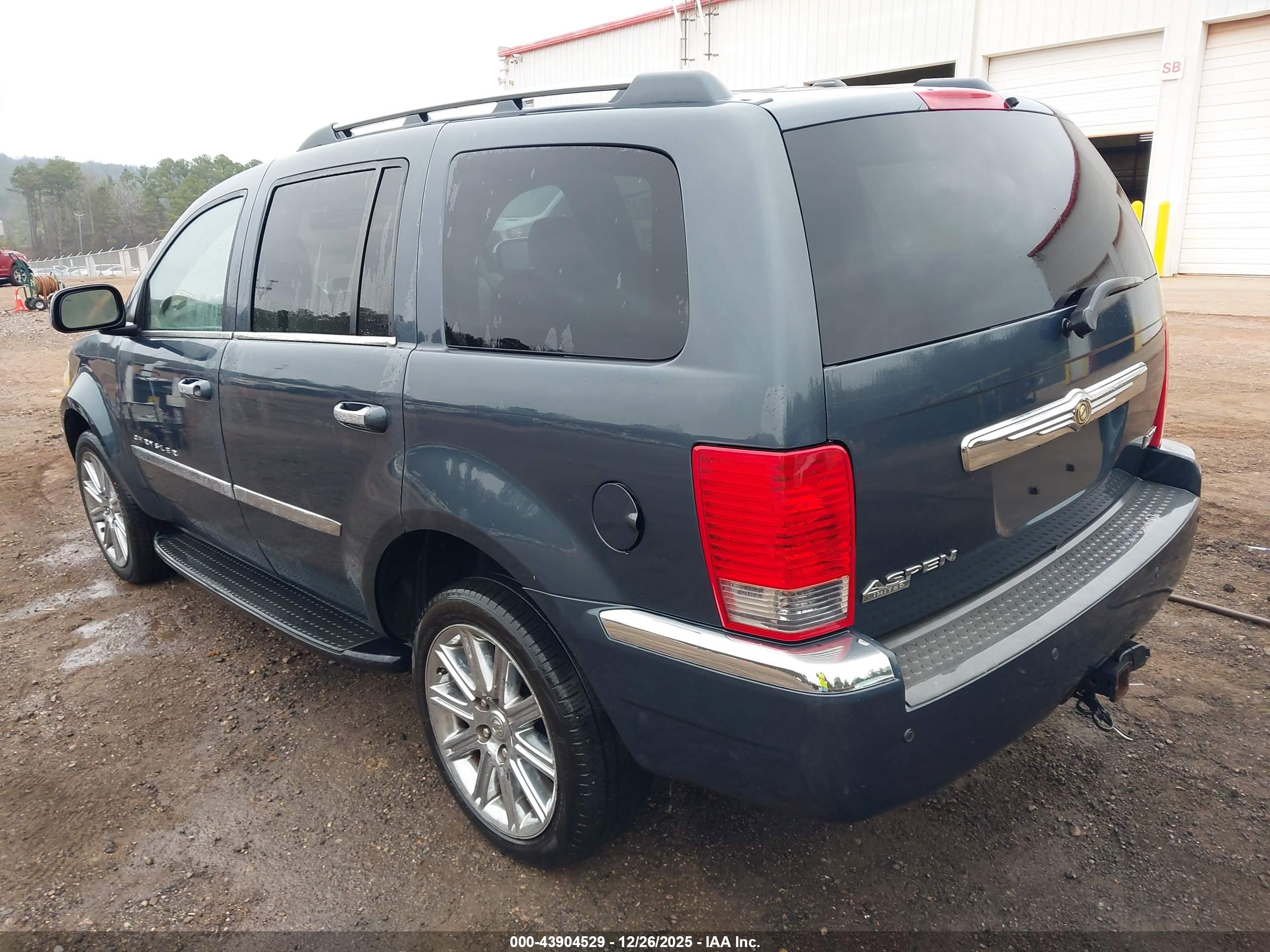 CHRYSLER ASPEN image 3