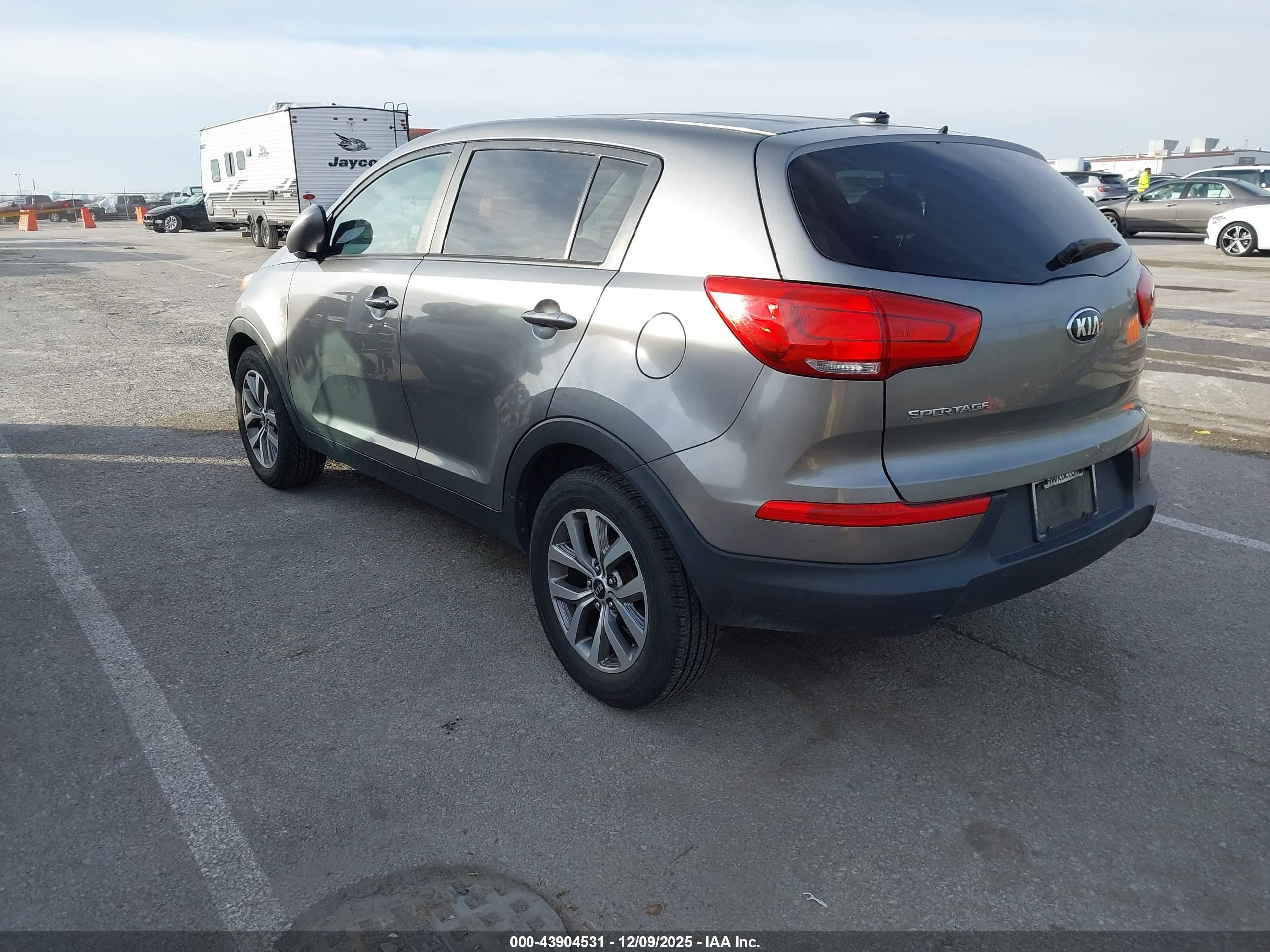 KIA SPORTAGE image 3