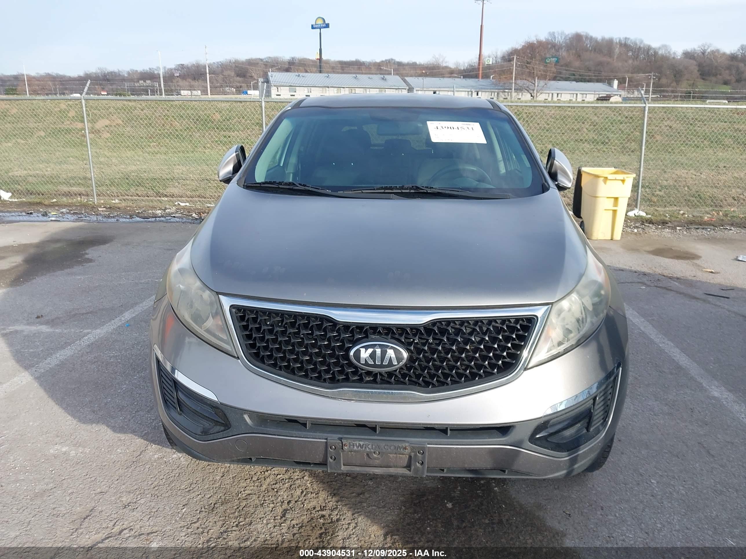 KIA SPORTAGE image 6