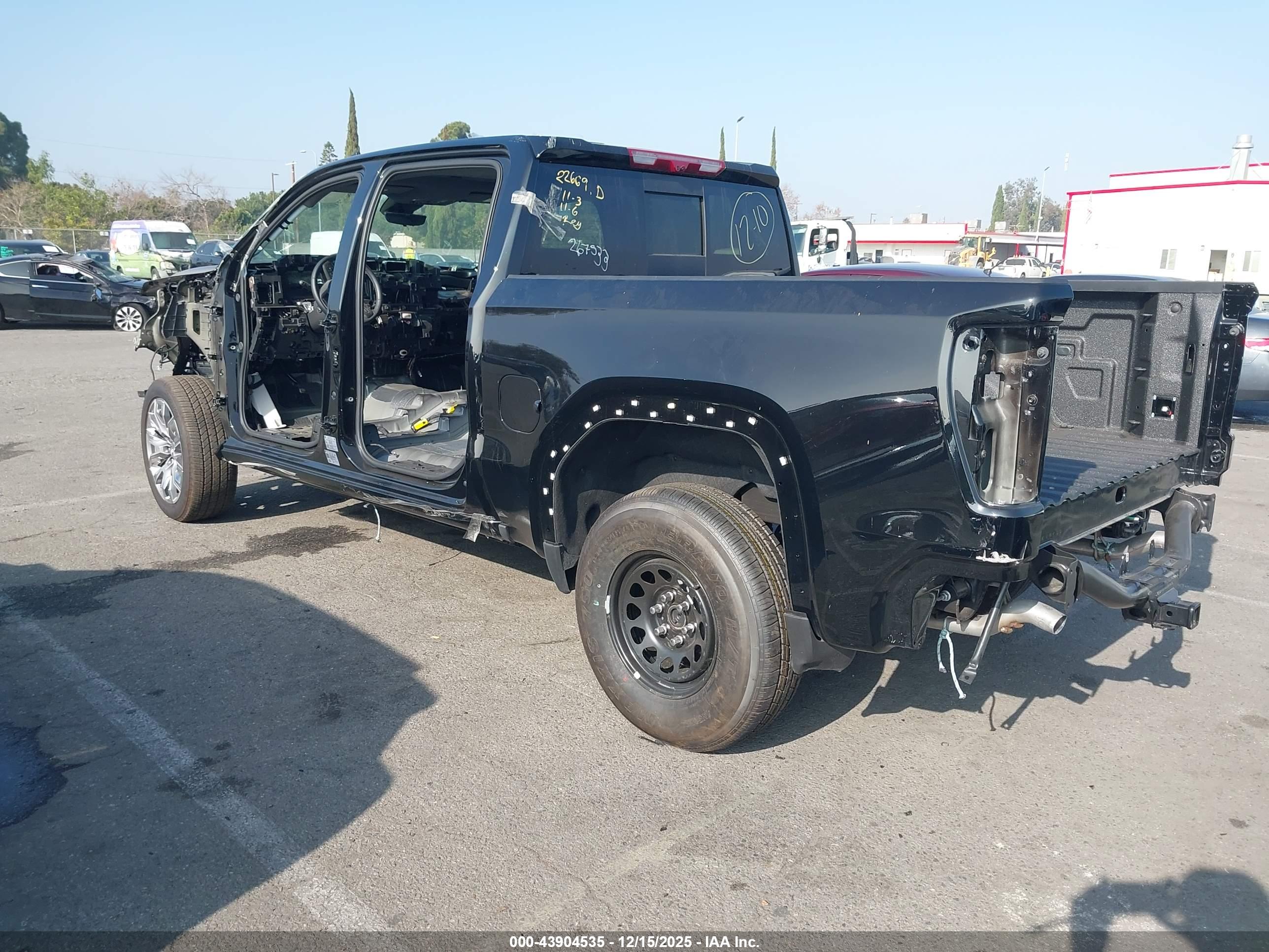 GMC SIERRA image 3