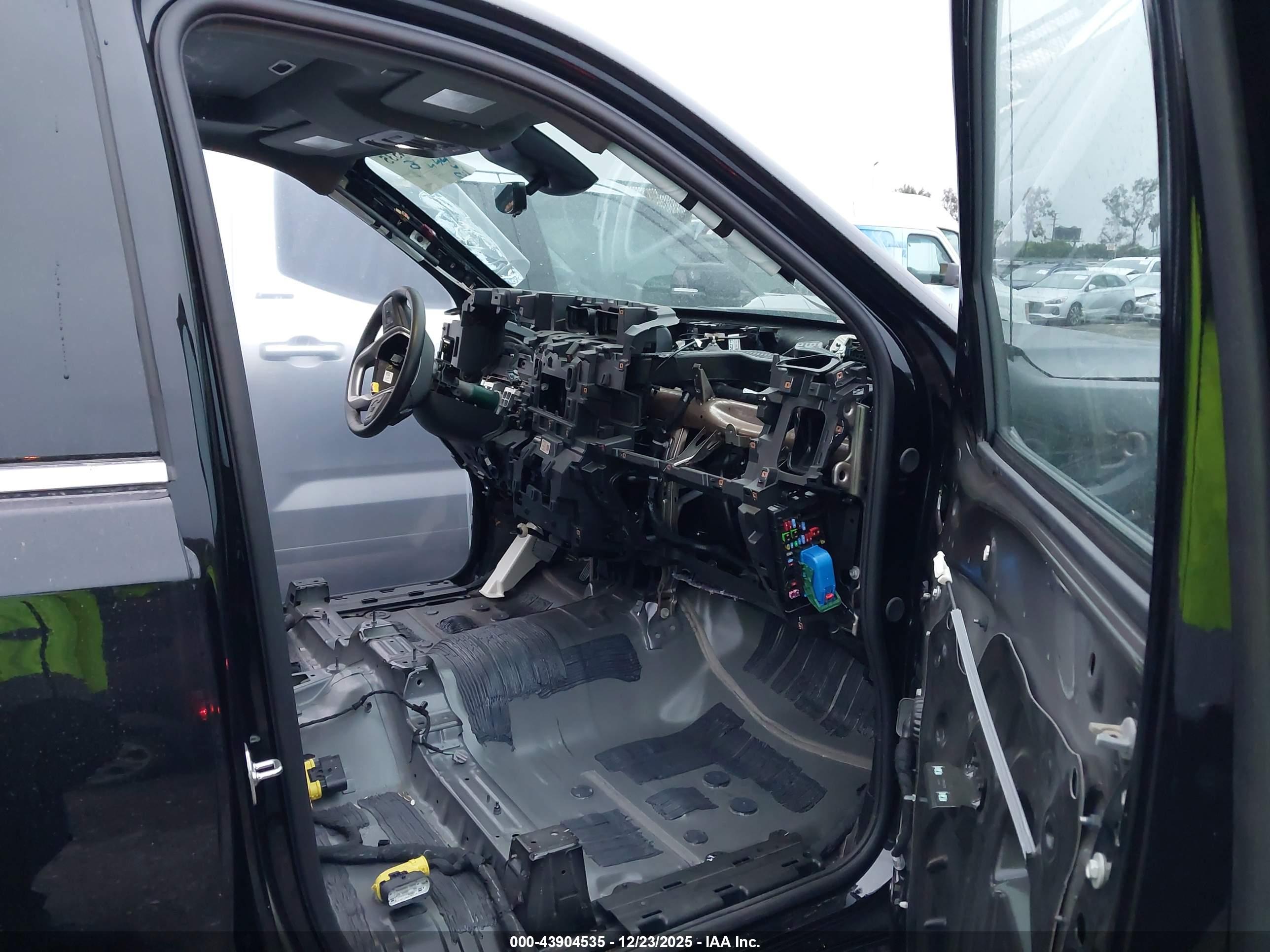 GMC SIERRA image 5