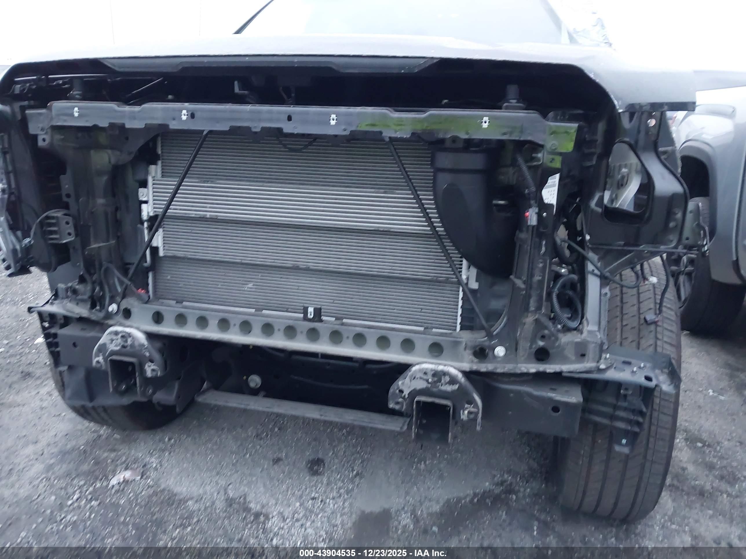 GMC SIERRA image 6