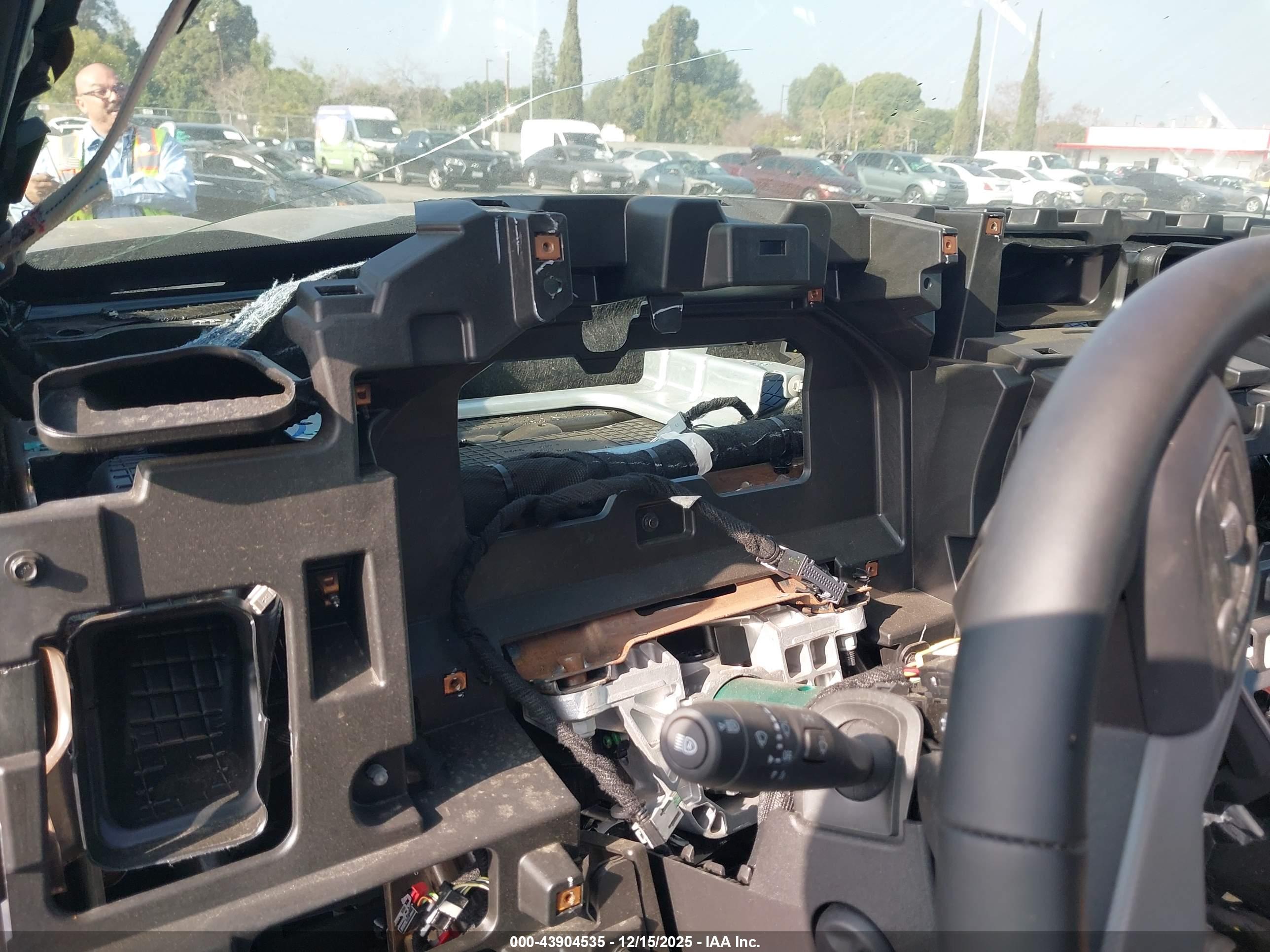 GMC SIERRA image 7