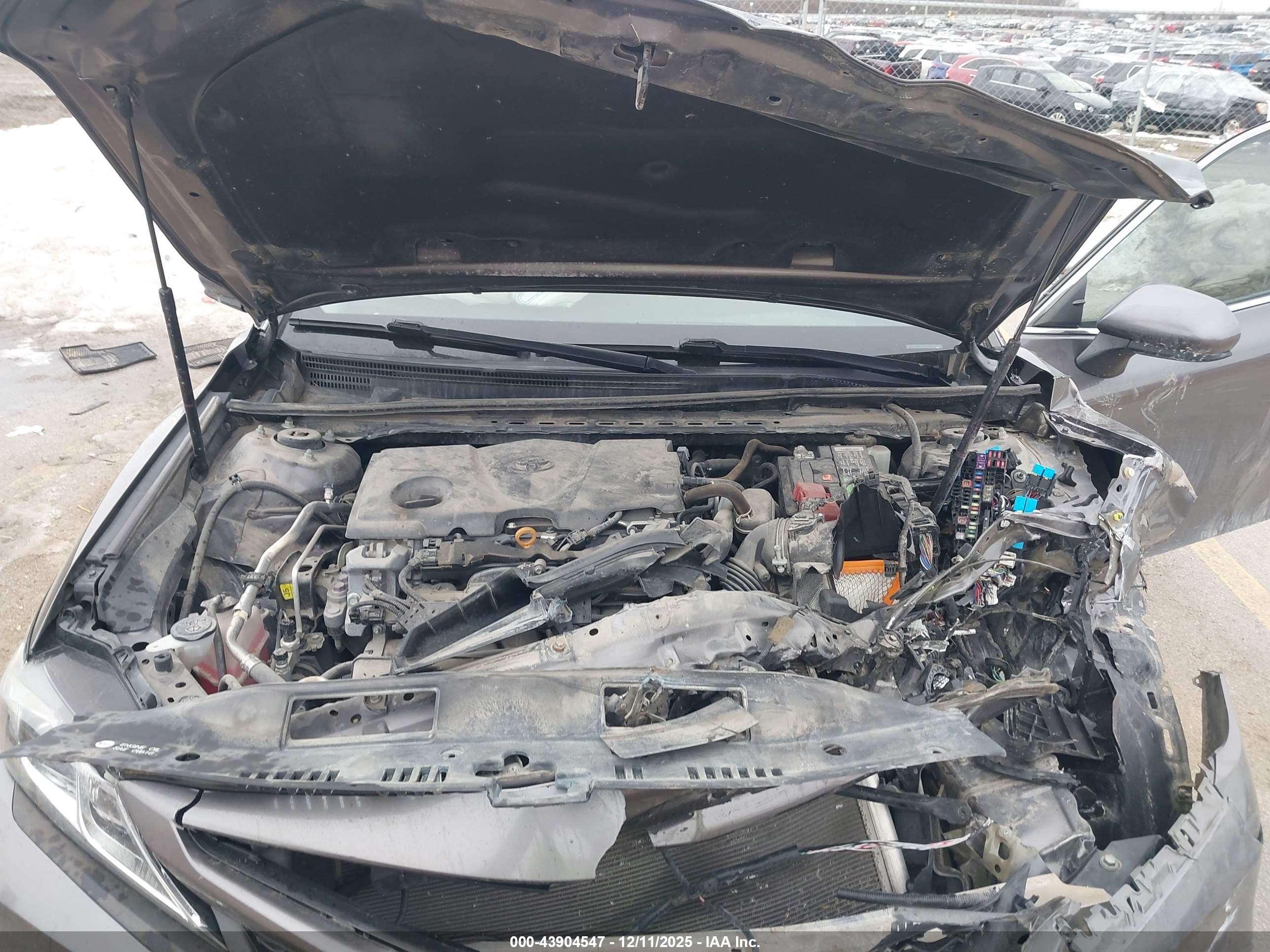 TOYOTA CAMRY image 10
