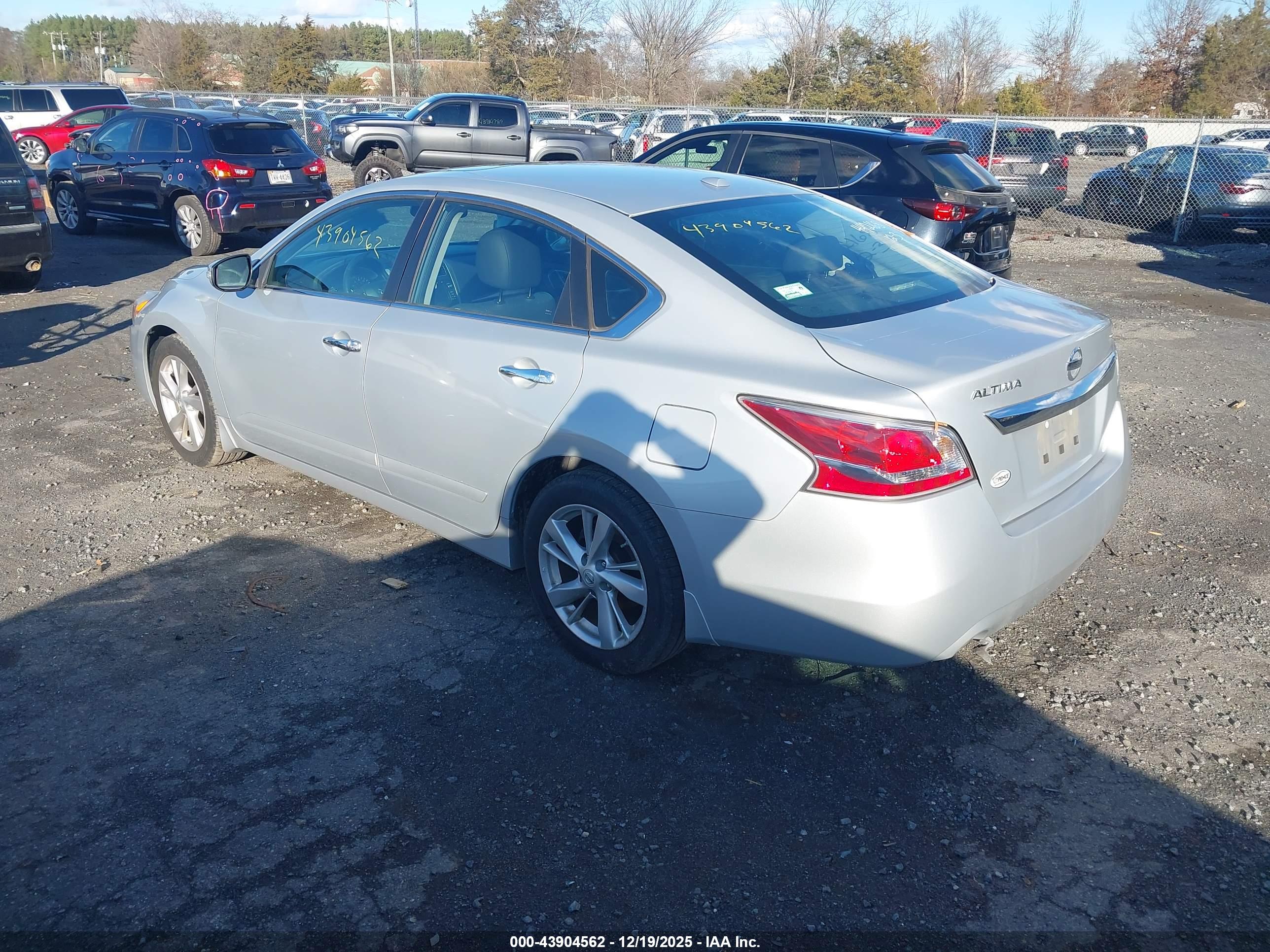 NISSAN ALTIMA image 3