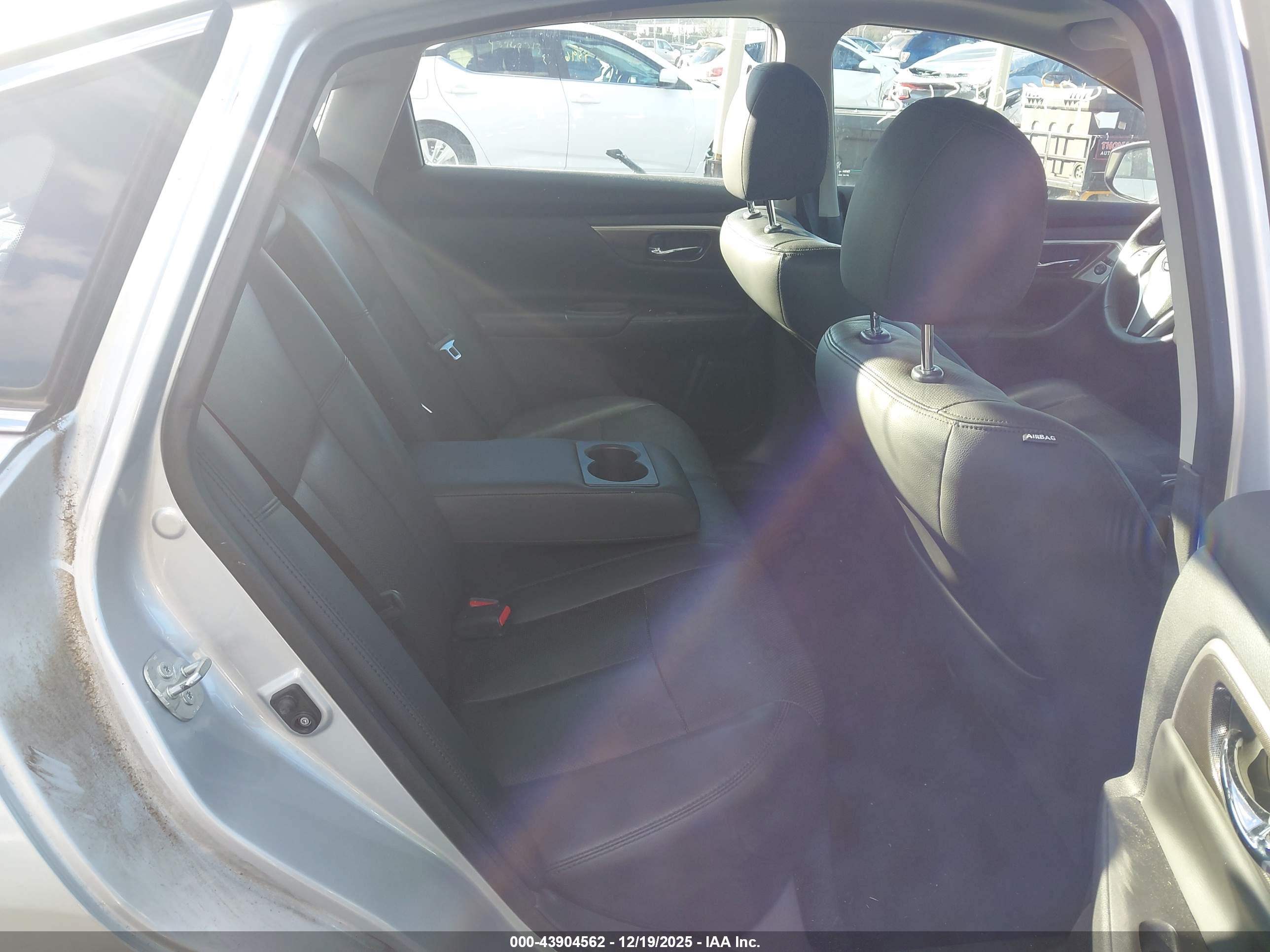 NISSAN ALTIMA image 8