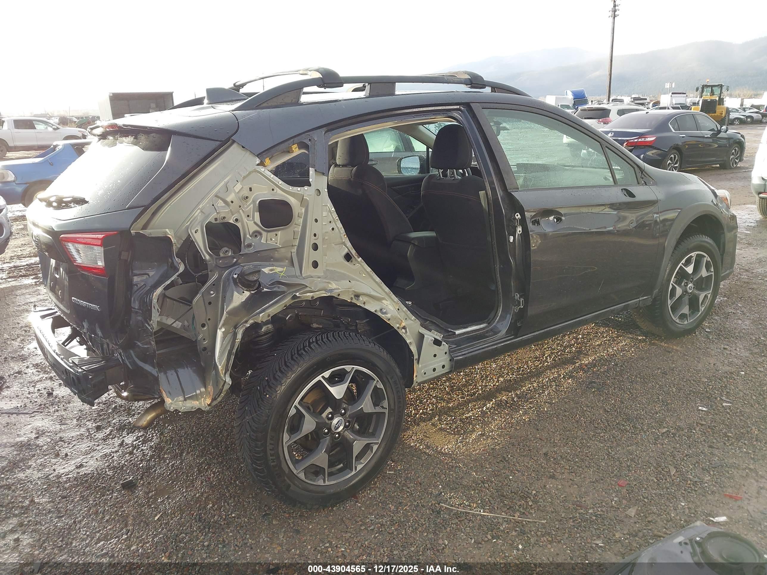 SUBARU CROSSTREK image 4