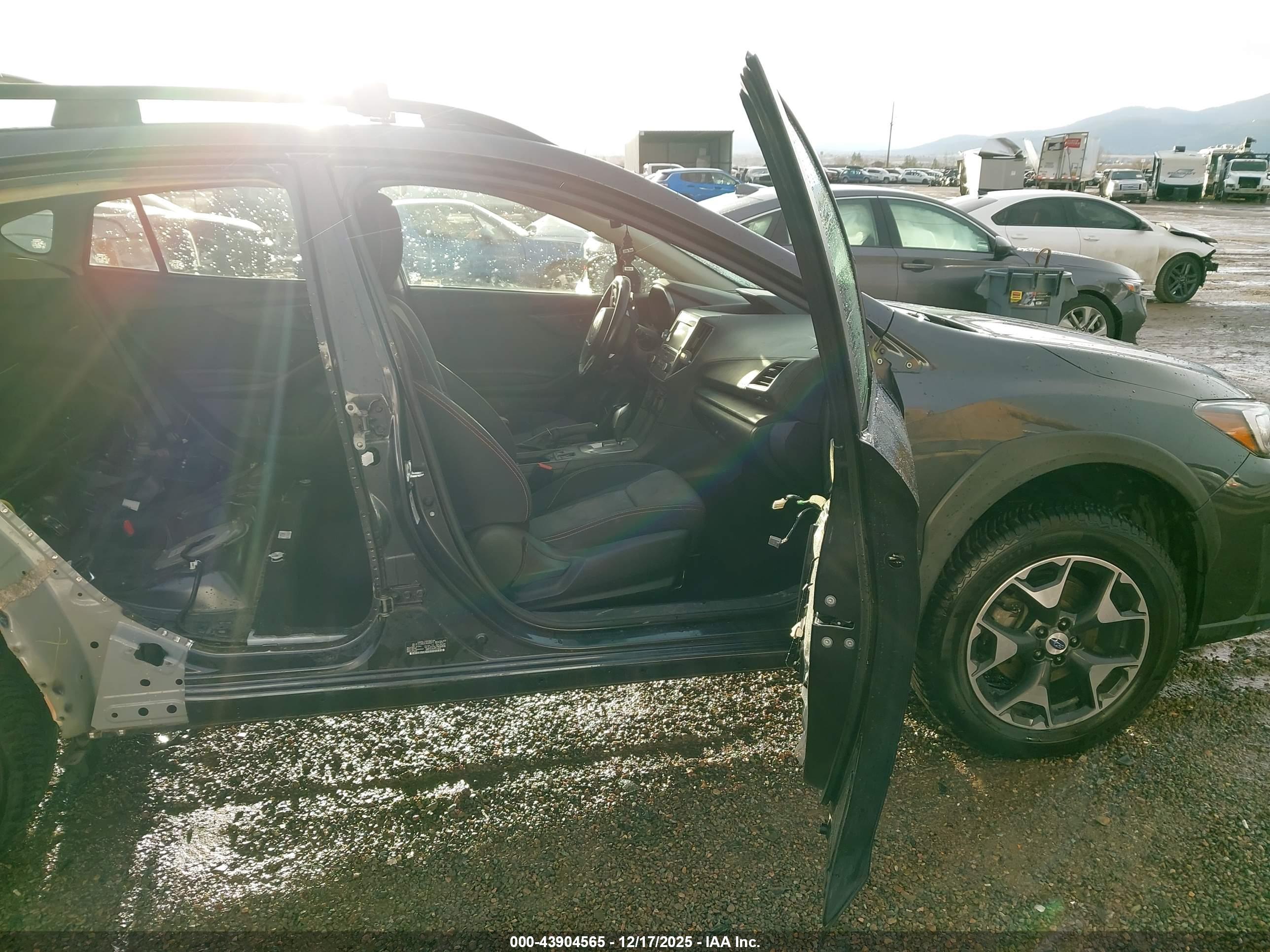 SUBARU CROSSTREK image 5