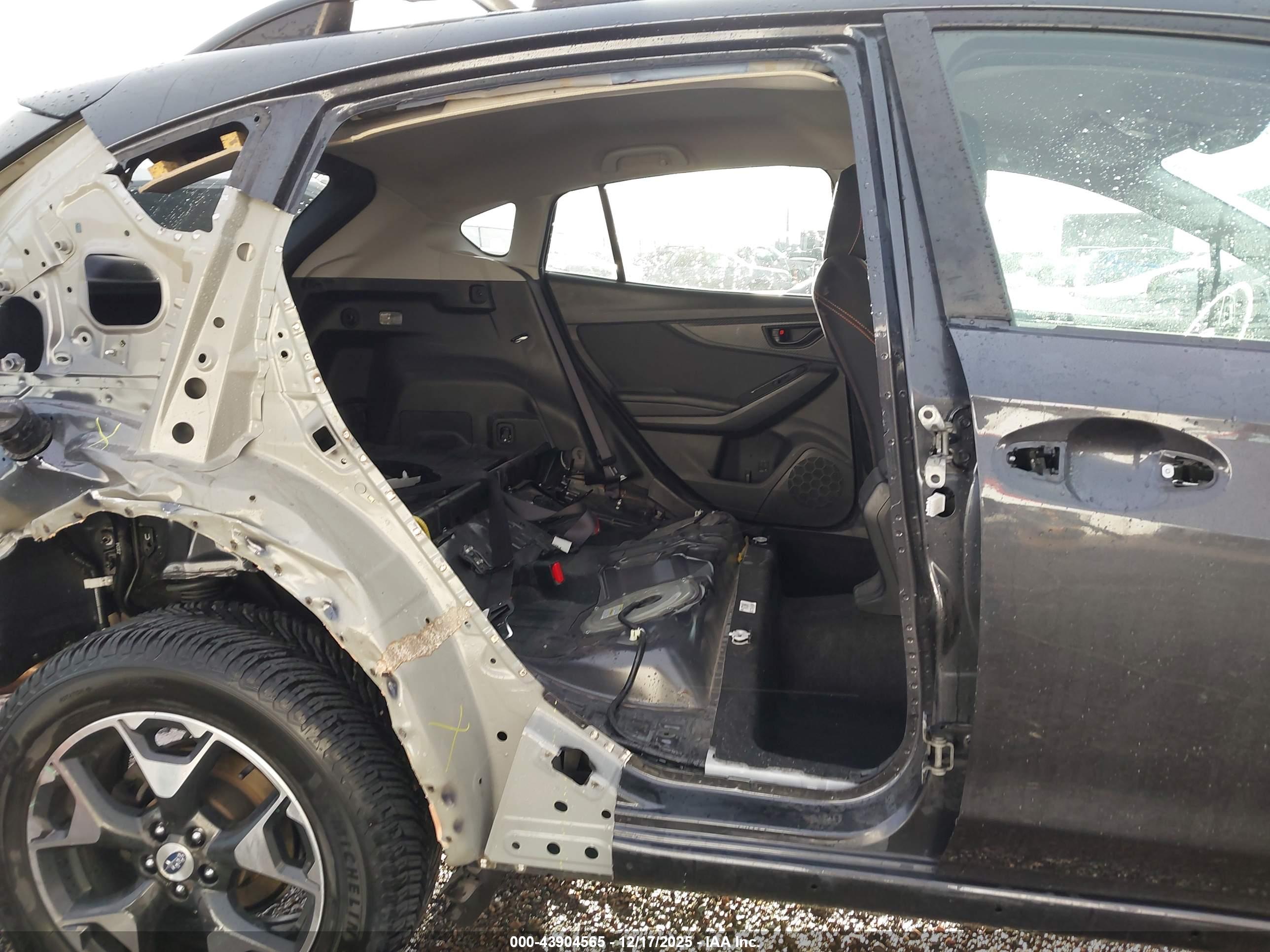 SUBARU CROSSTREK image 8