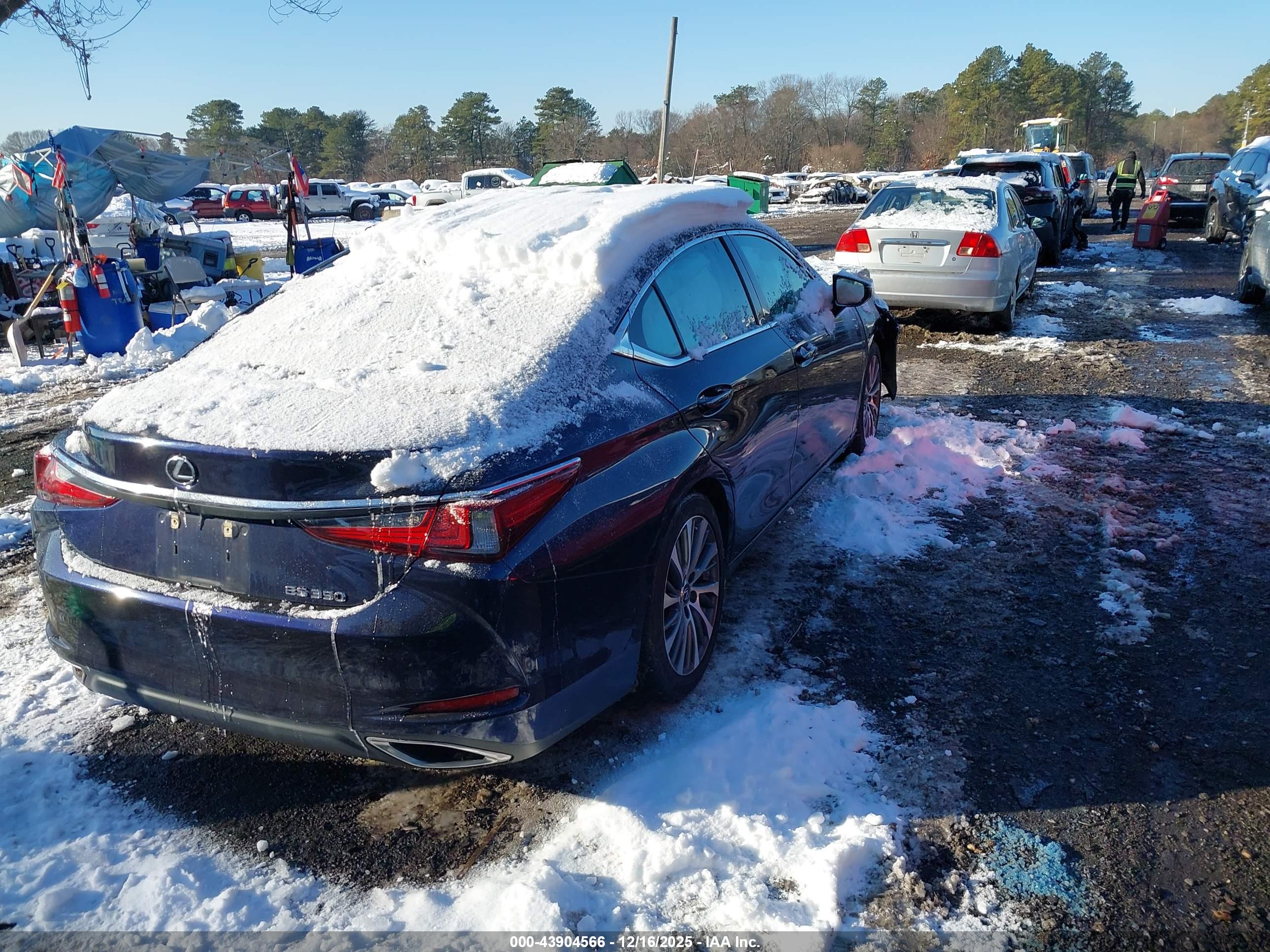 LEXUS ES image 4