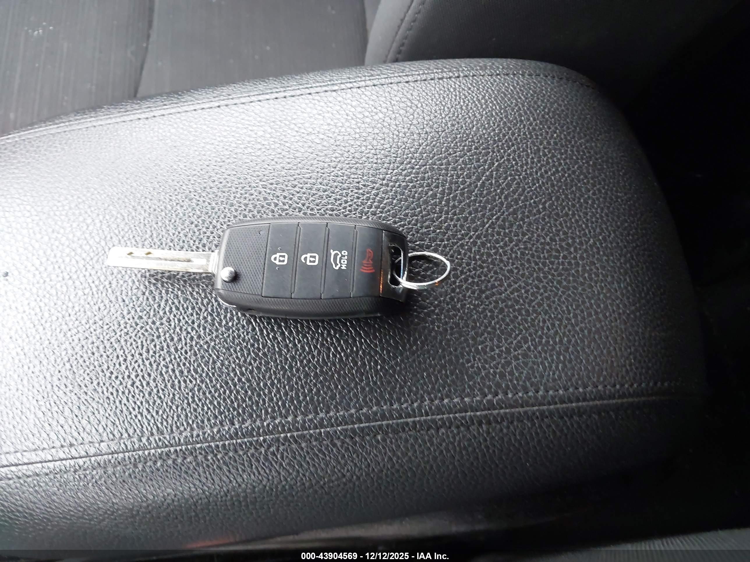 KIA SORENTO image 11