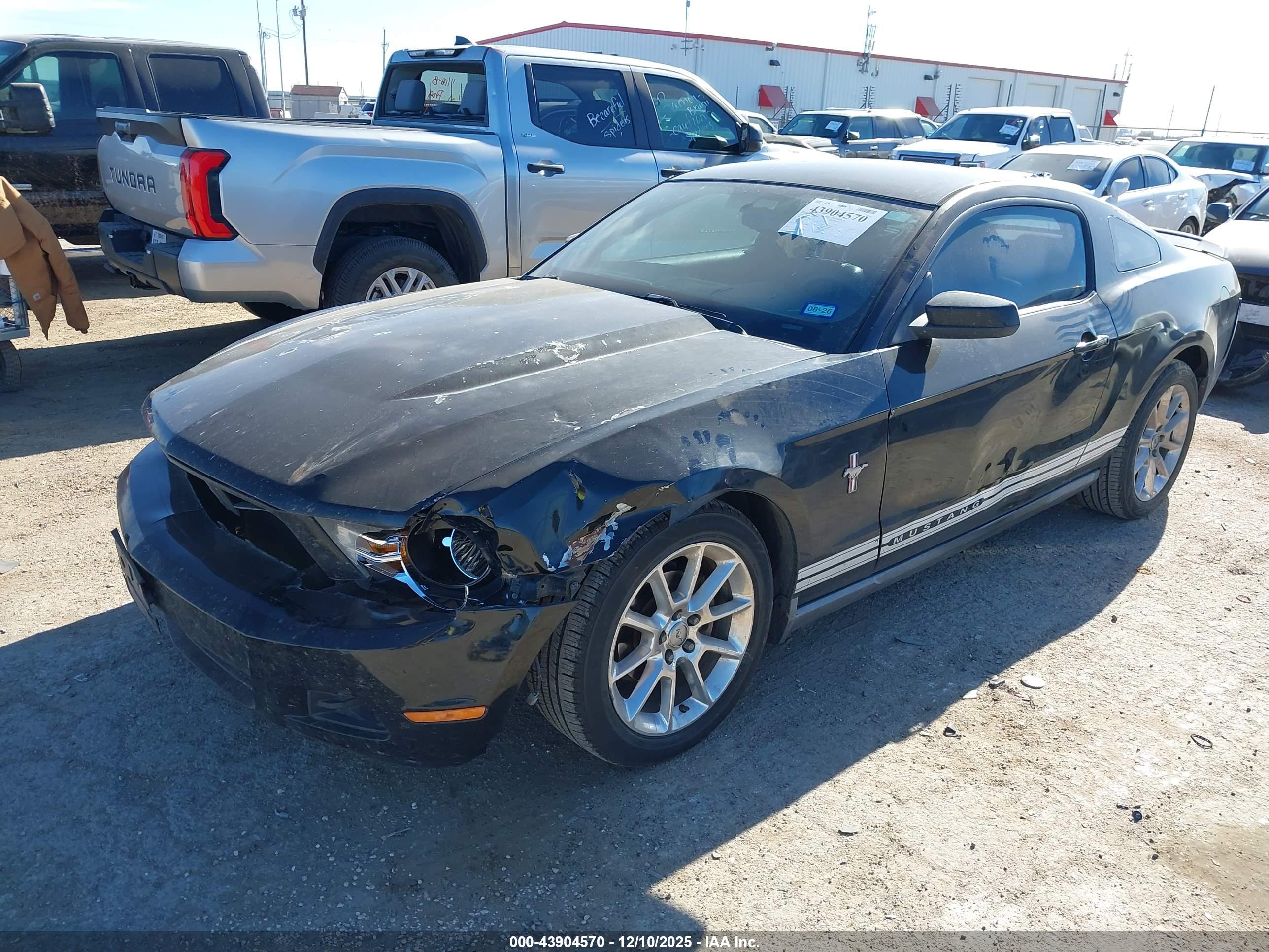 FORD MUSTANG image 2