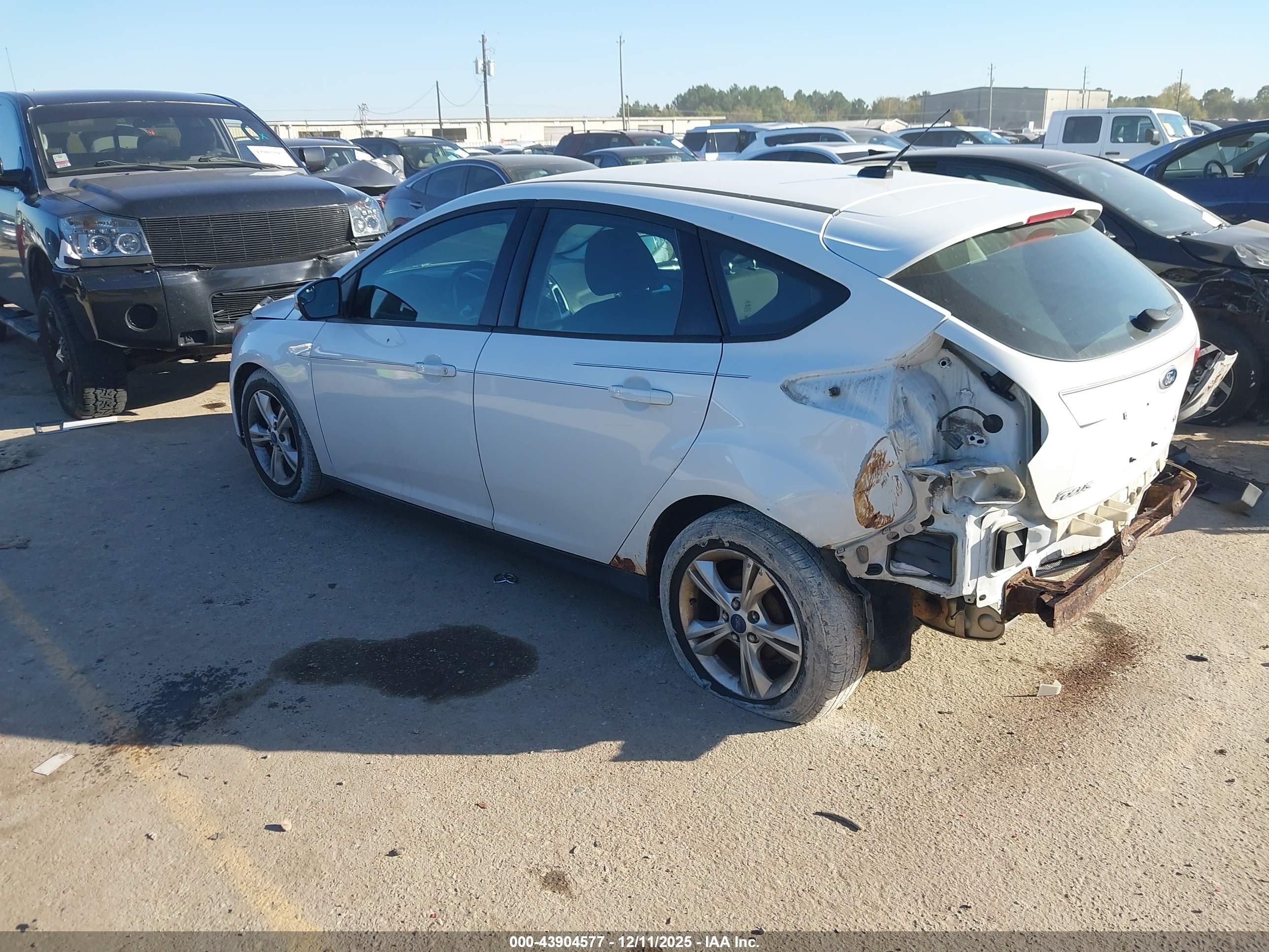 FORD FOCUS image 3