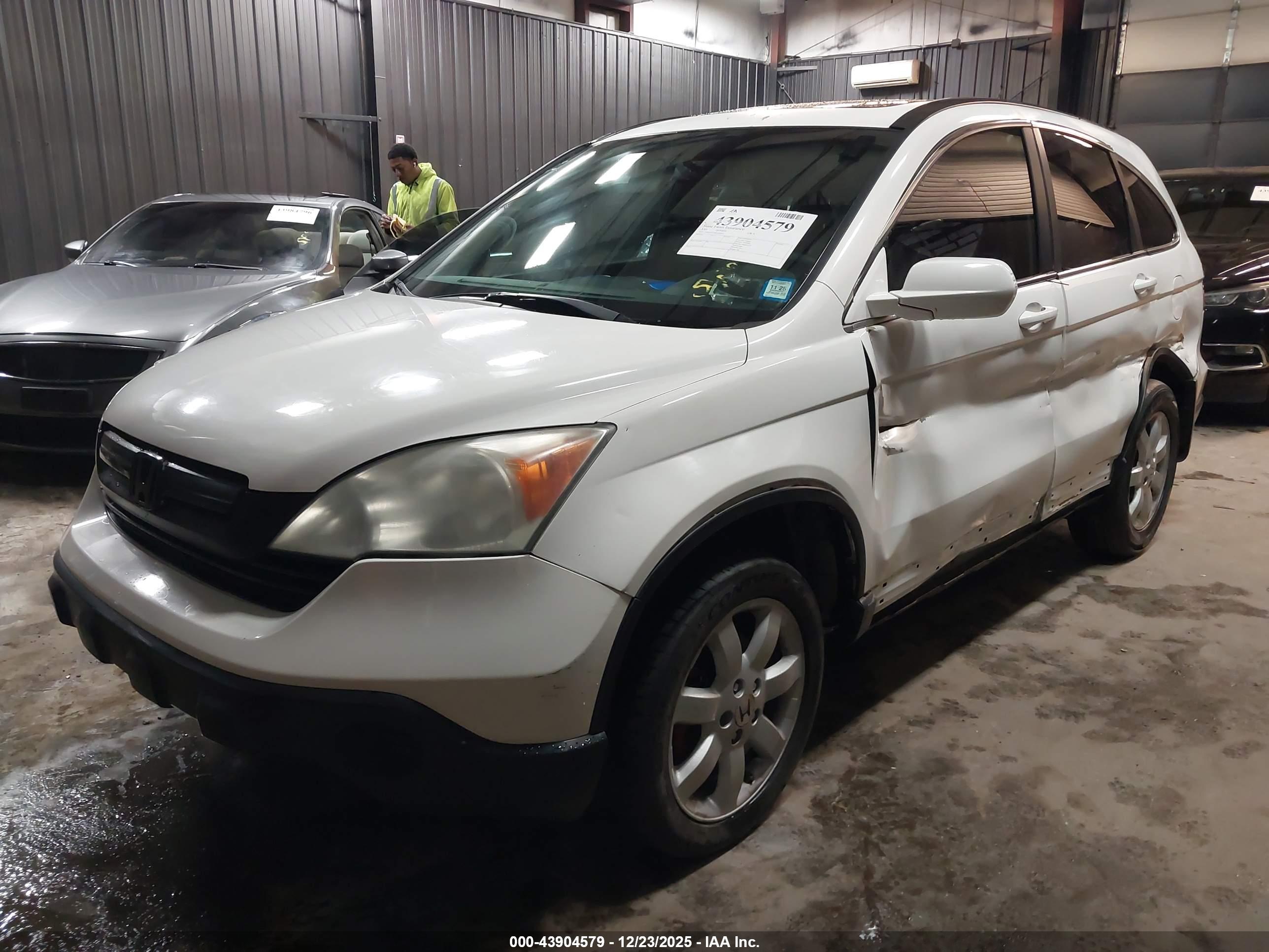 HONDA CR-V image 2