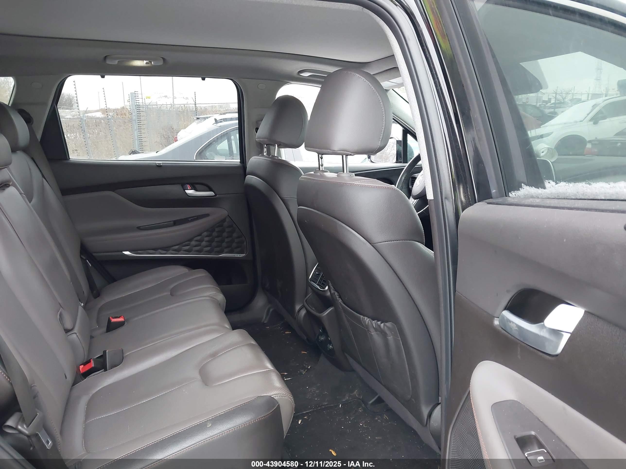 HYUNDAI SANTA image 8