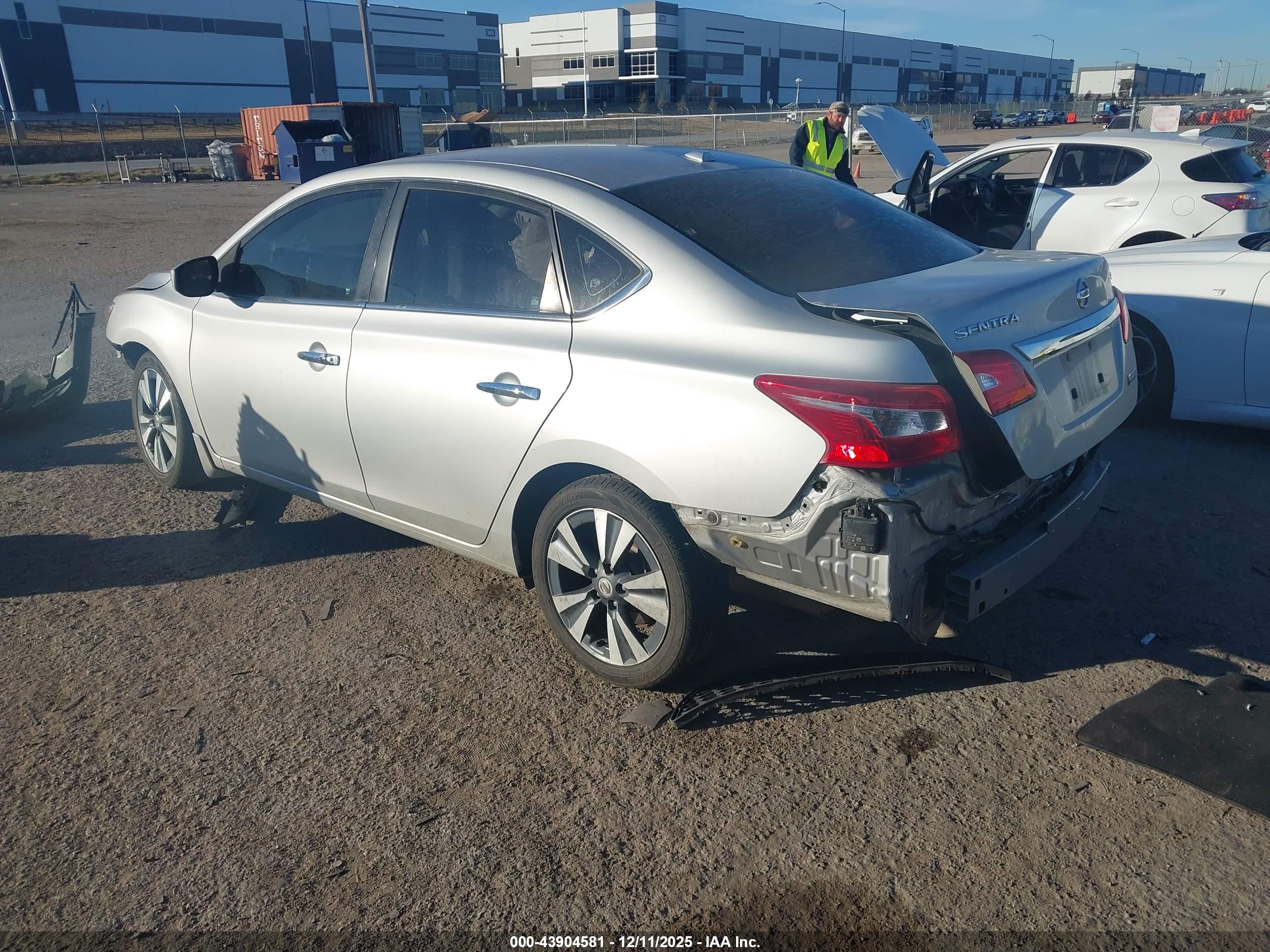 NISSAN SENTRA image 3